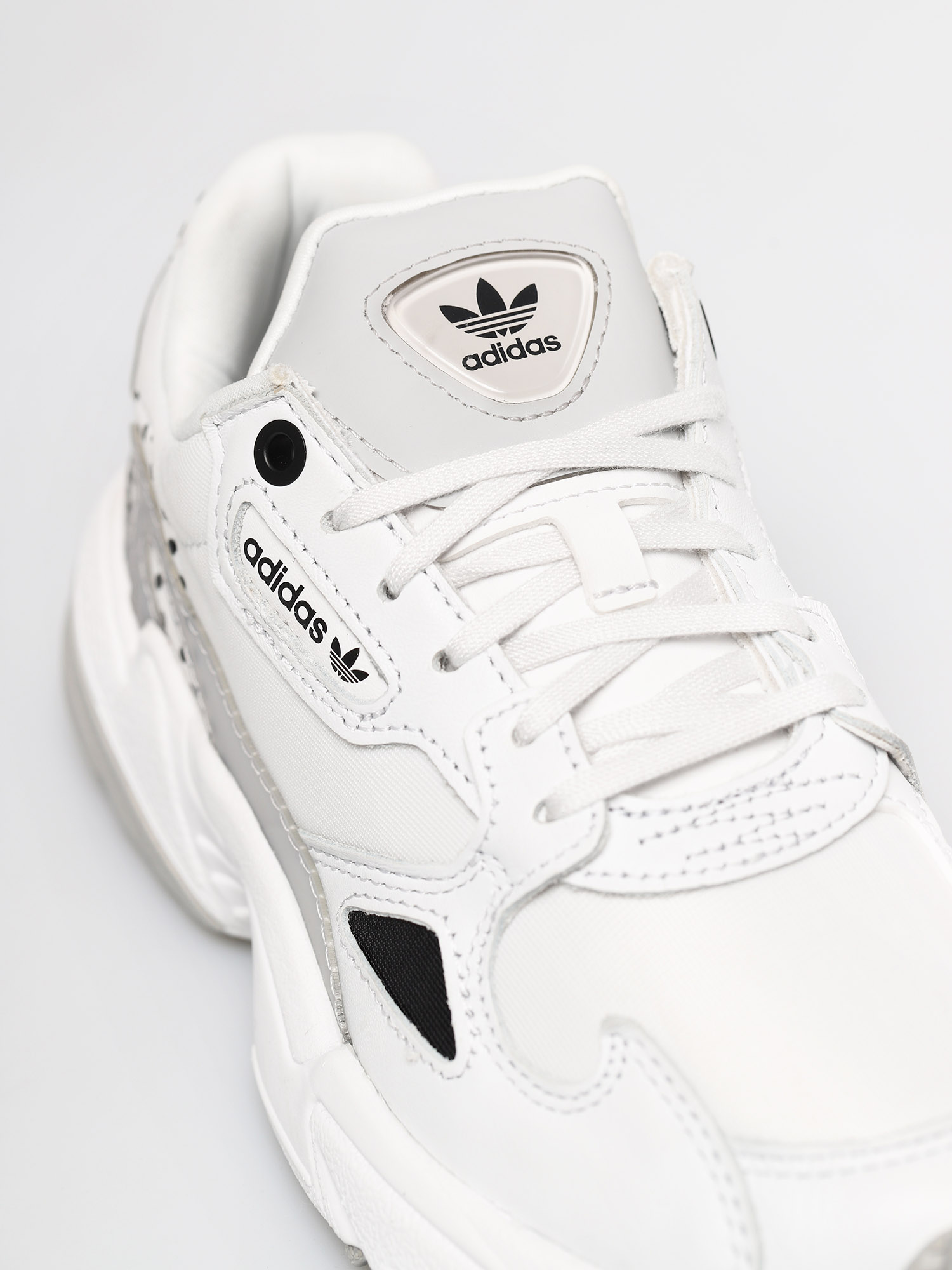 Buty adidas Originals Falcon Wmn (crystal white/core black/grey two)