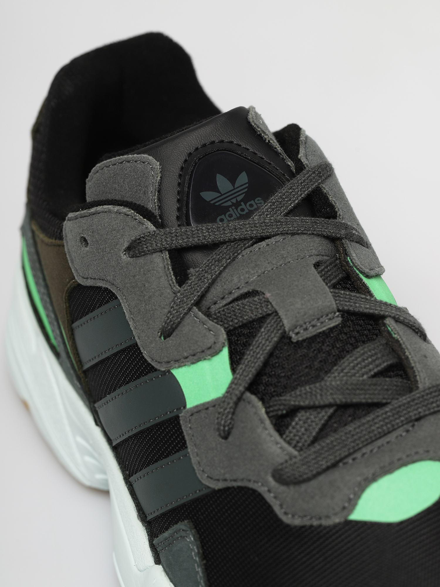 Buty adidas Originals Yung 96 (cblack/legivy/rawoch)