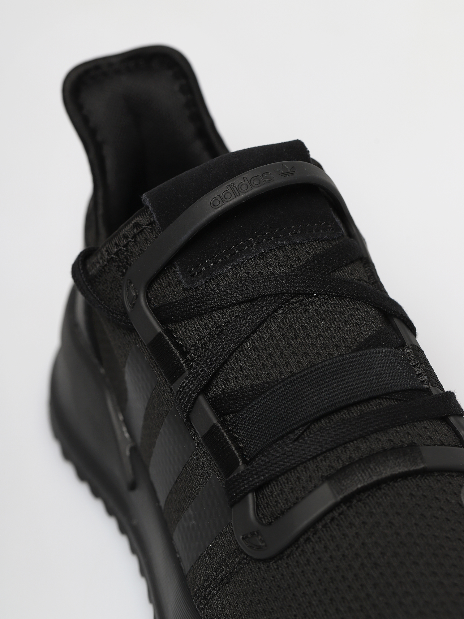 Buty adidas Originals U Path Run (cblack/cblack/ftwwht)