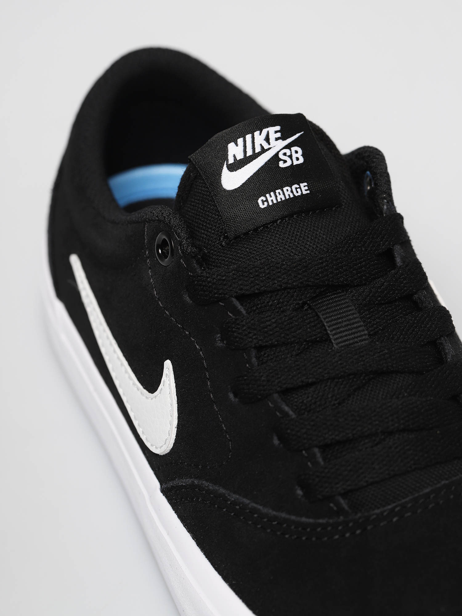 Buty Nike SB Charge Suede Gs (black/photon dust black black)