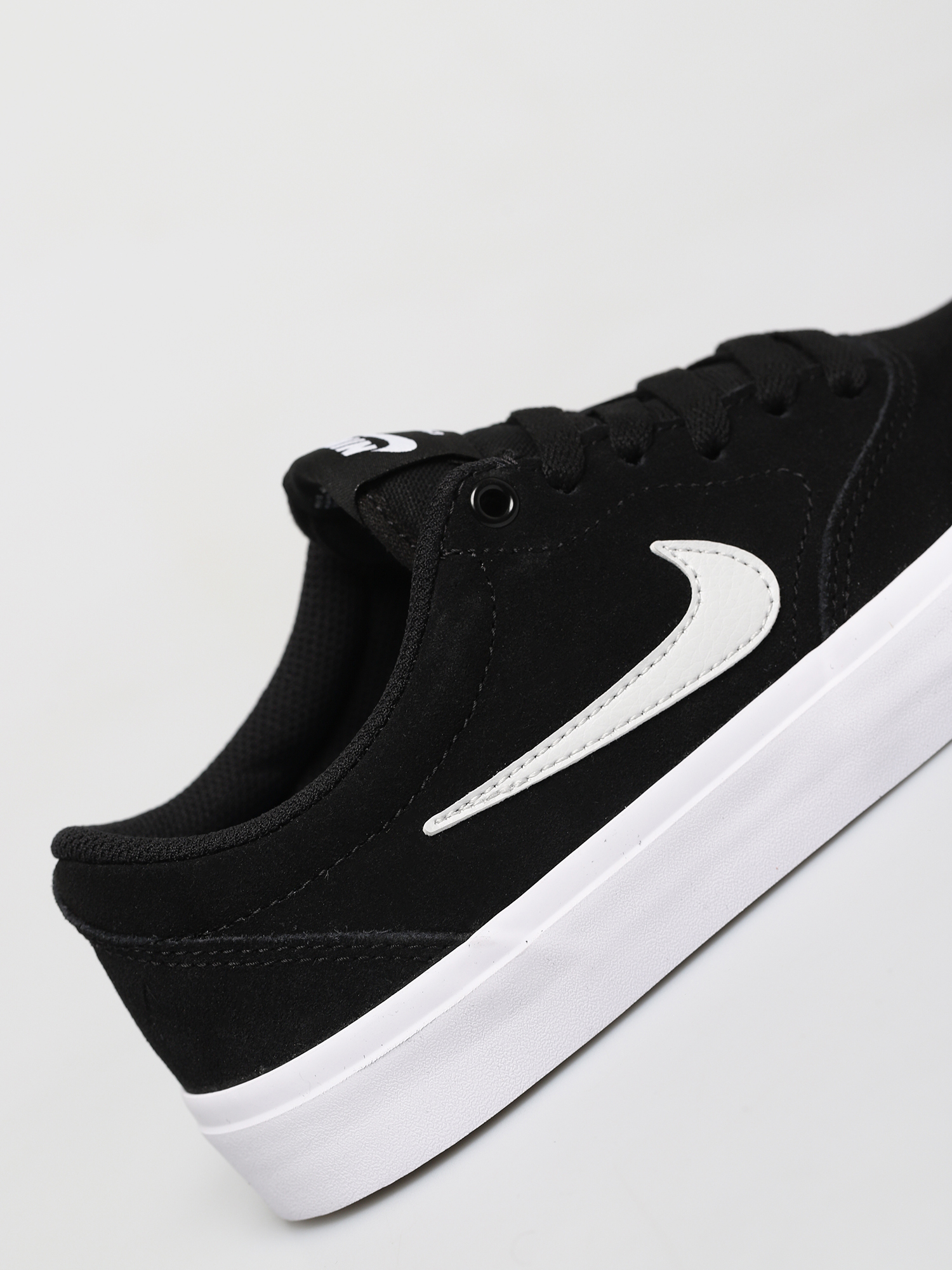 Buty Nike SB Charge Suede Gs (black/photon dust black black)