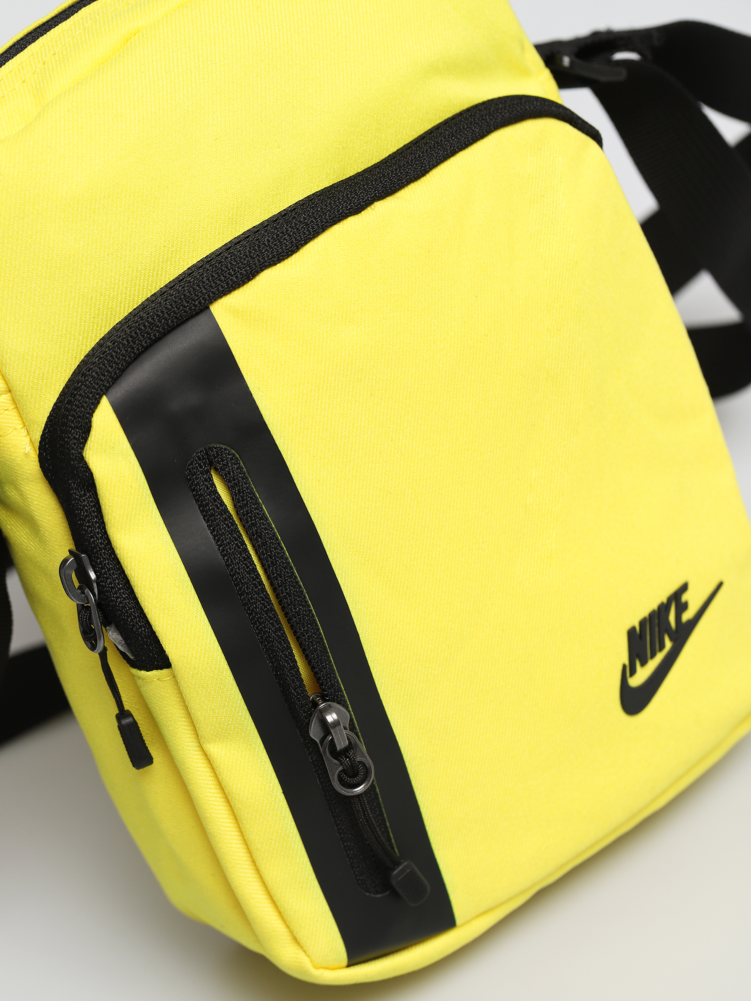 Torba Nike Tech (dynamic yellow/black/black)