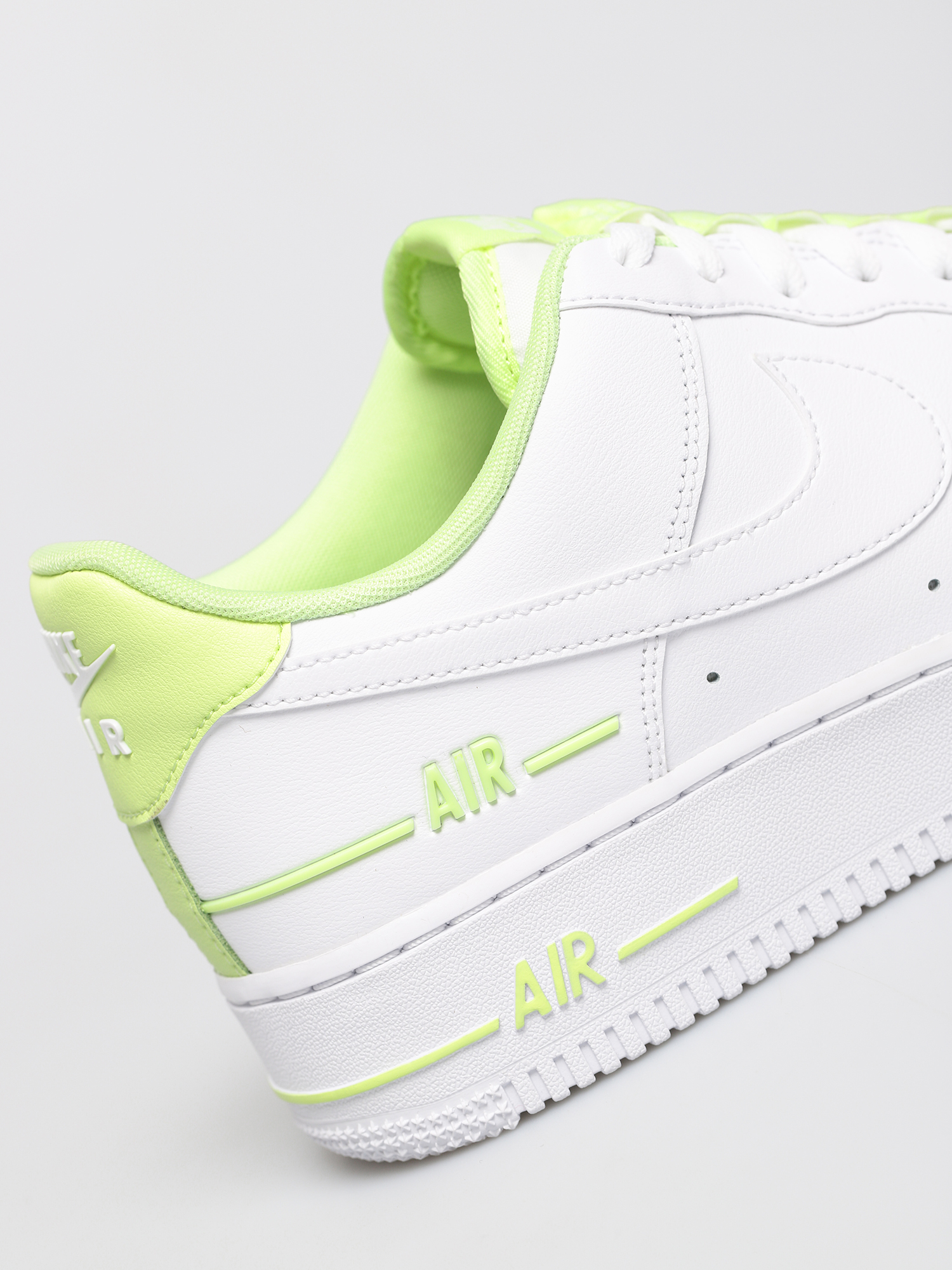 Buty Nike Air Force 1 07 (white/white barely volt)