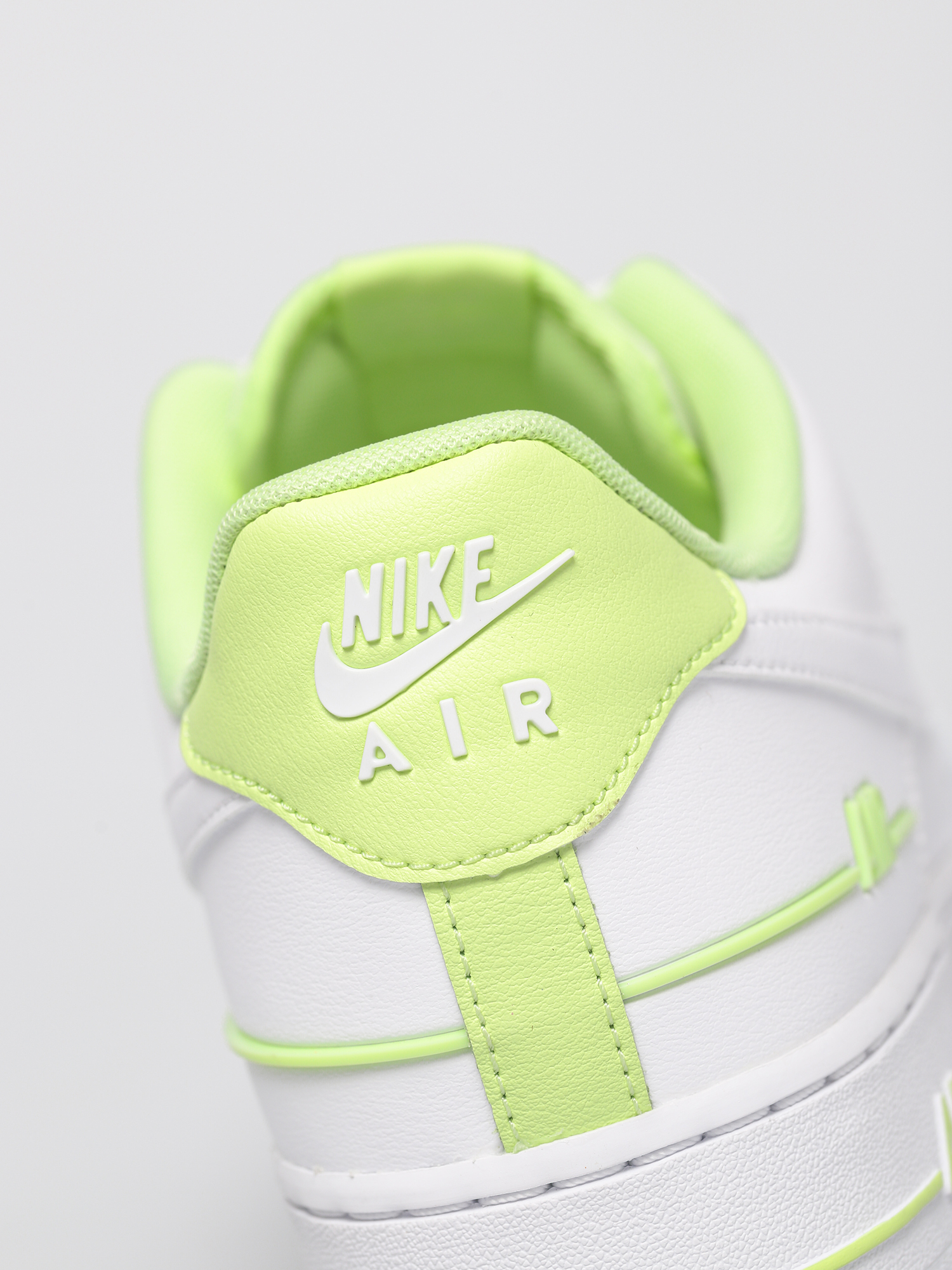 Buty Nike Air Force 1 07 (white/white barely volt)