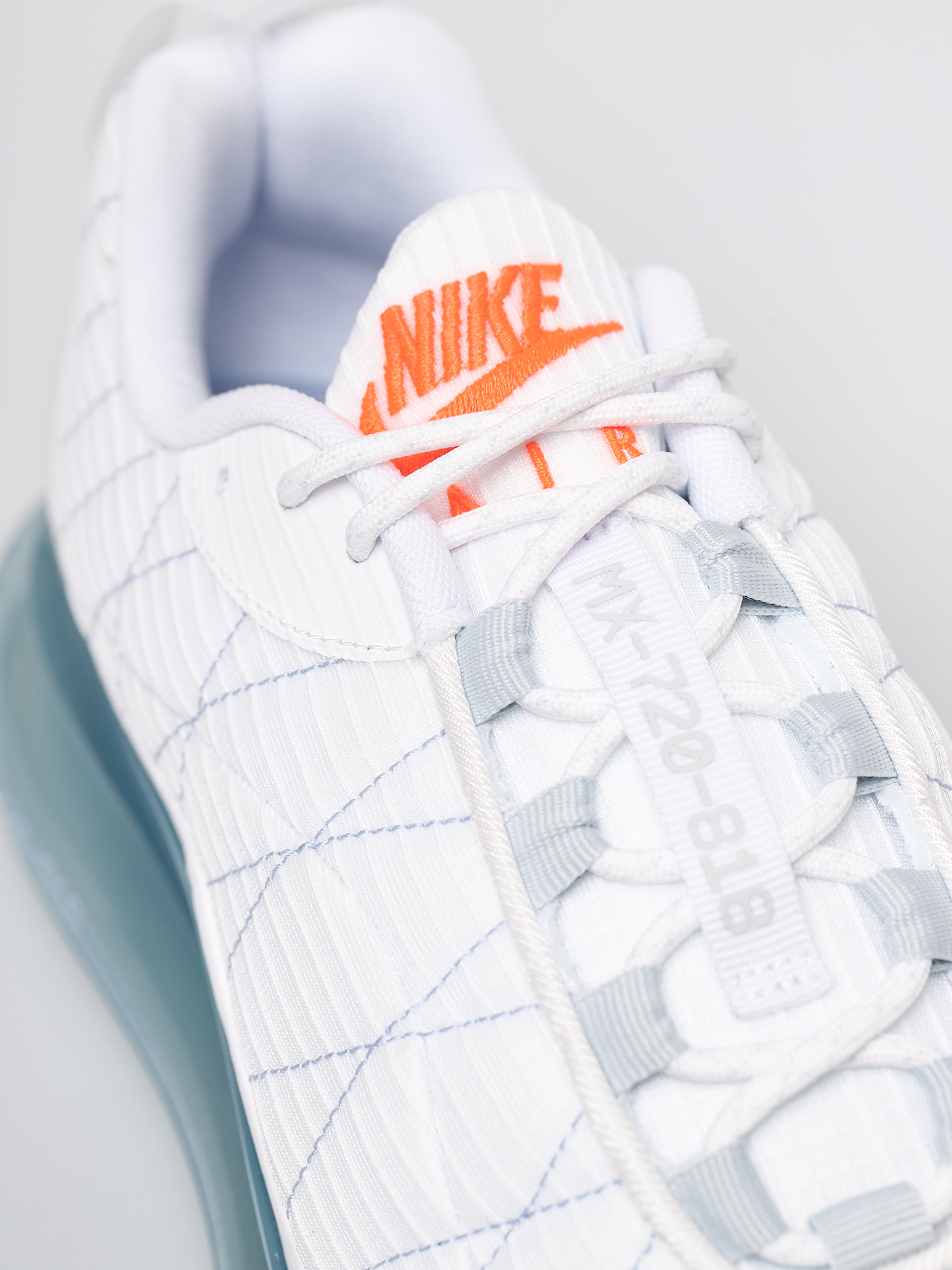 Buty Nike Mx 720 818 (white/white indigo fog pure platinum)