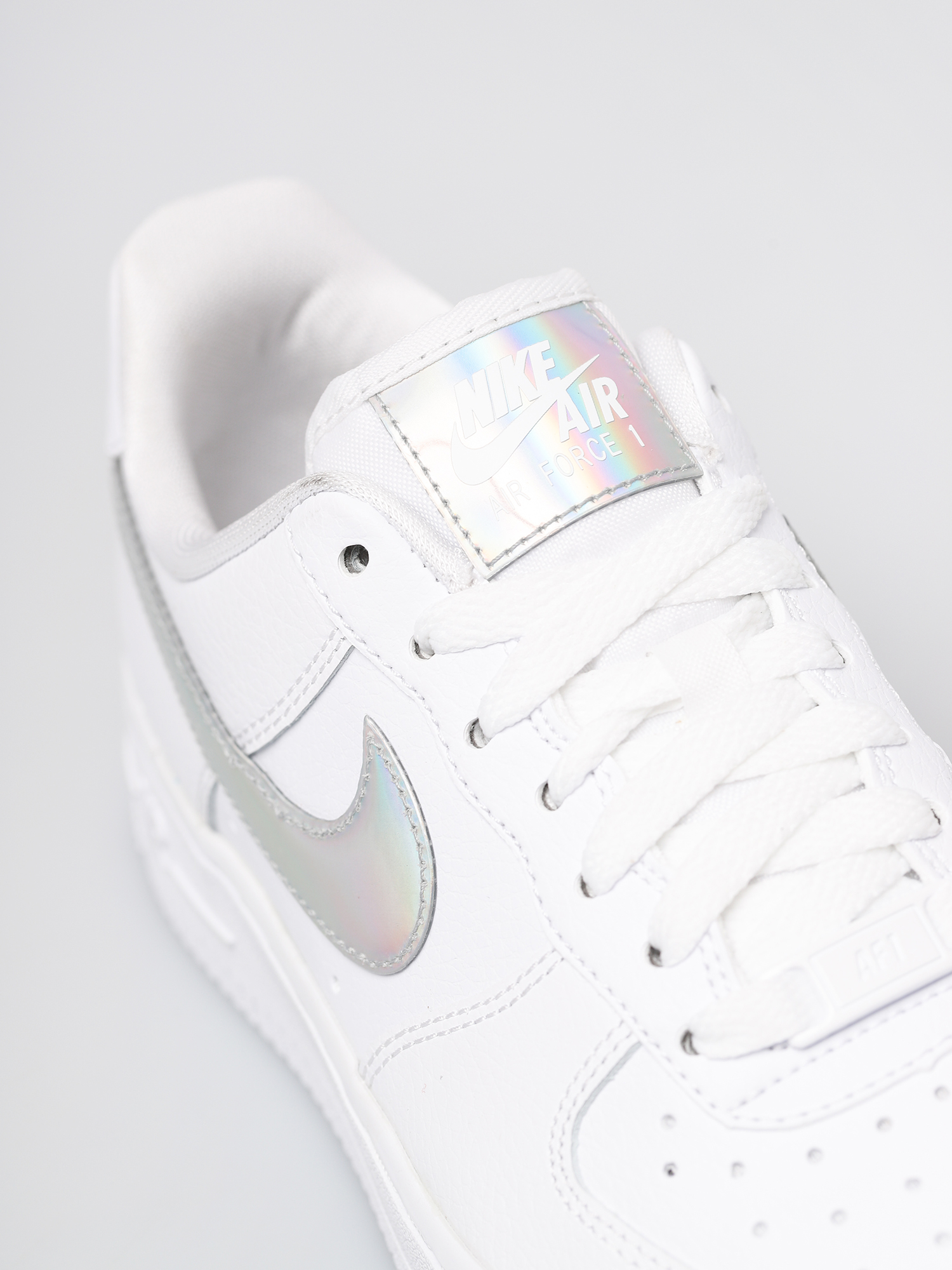 Buty Nike Air Force 1 07 Essential Wmn (white/white white)