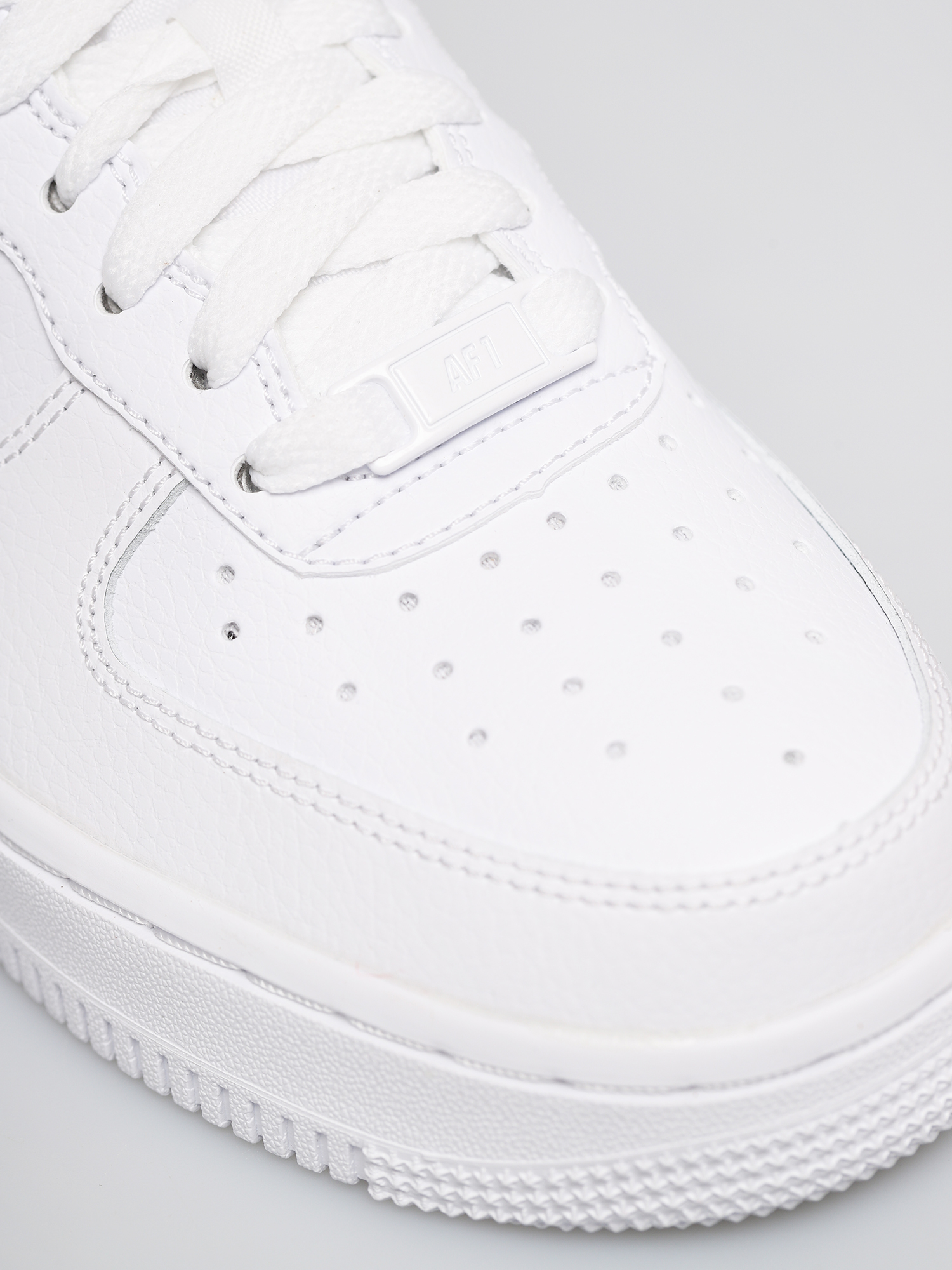 Buty Nike Air Force 1 07 Essential Wmn (white/white white)