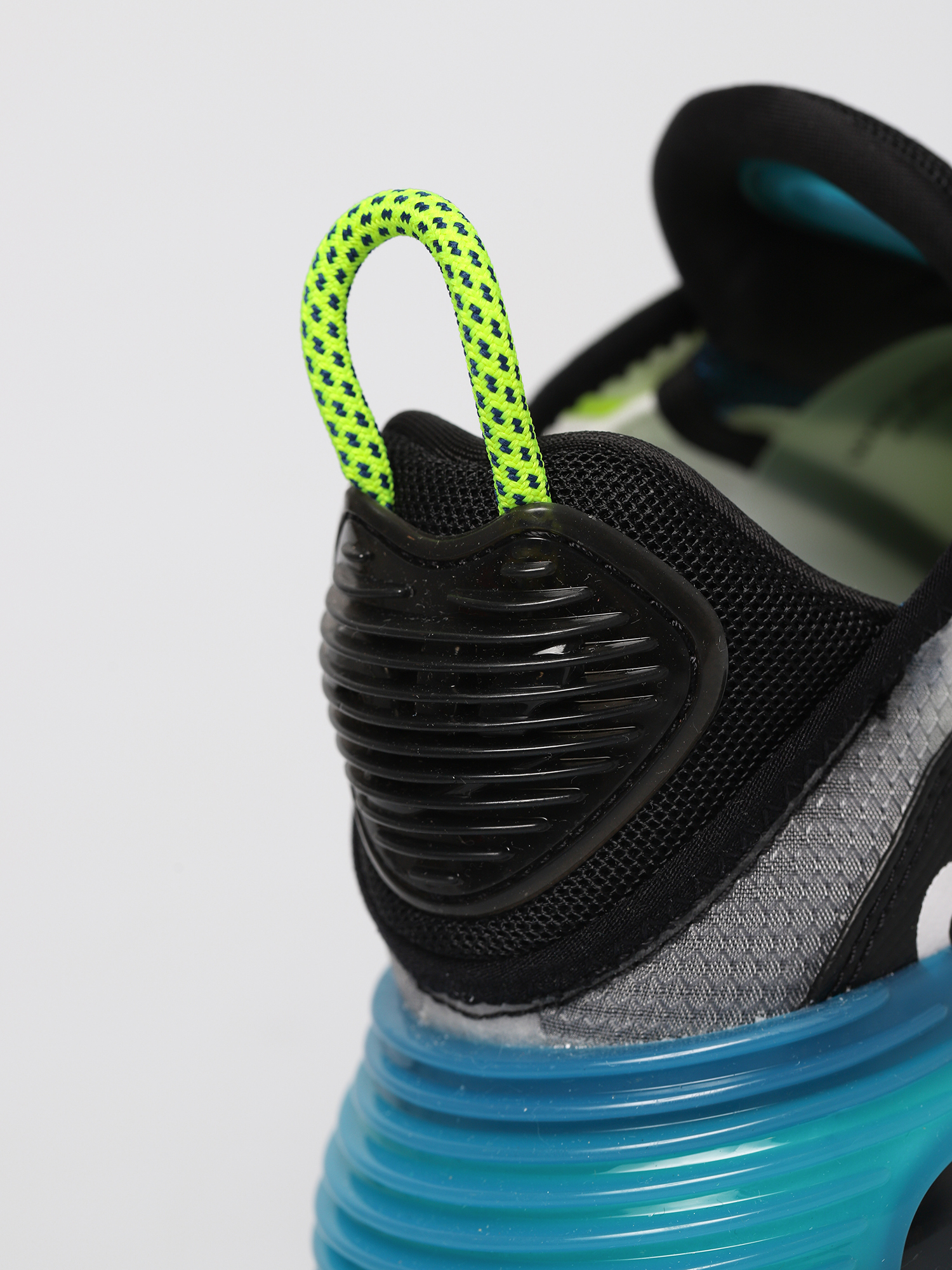 Buty Nike Air Max 2090 Wmn (white/black volt valerian blue)