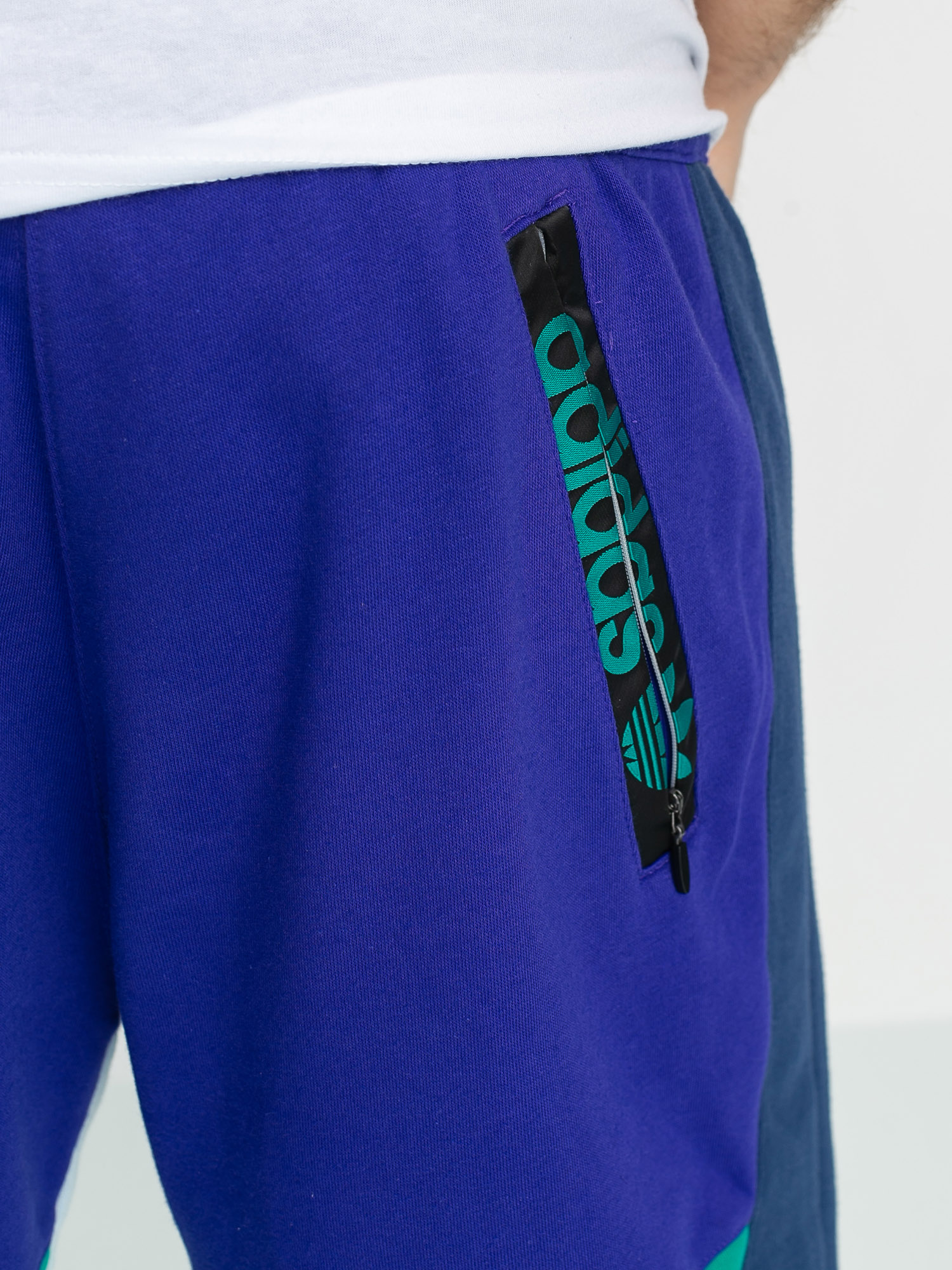 Szorty adidas Originals Pt3 (energy ink)