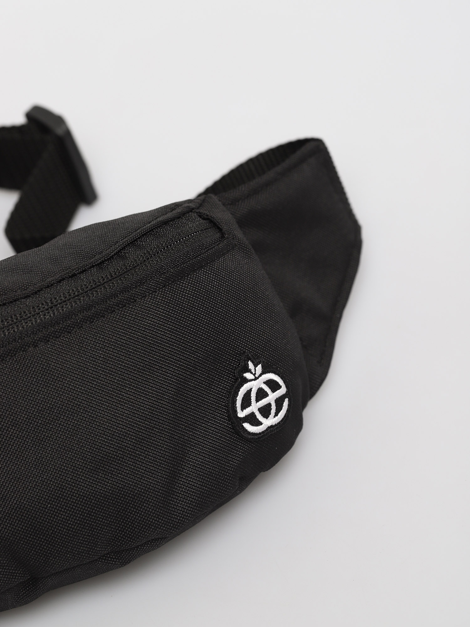 Nerka Elade Icon Logo (black)