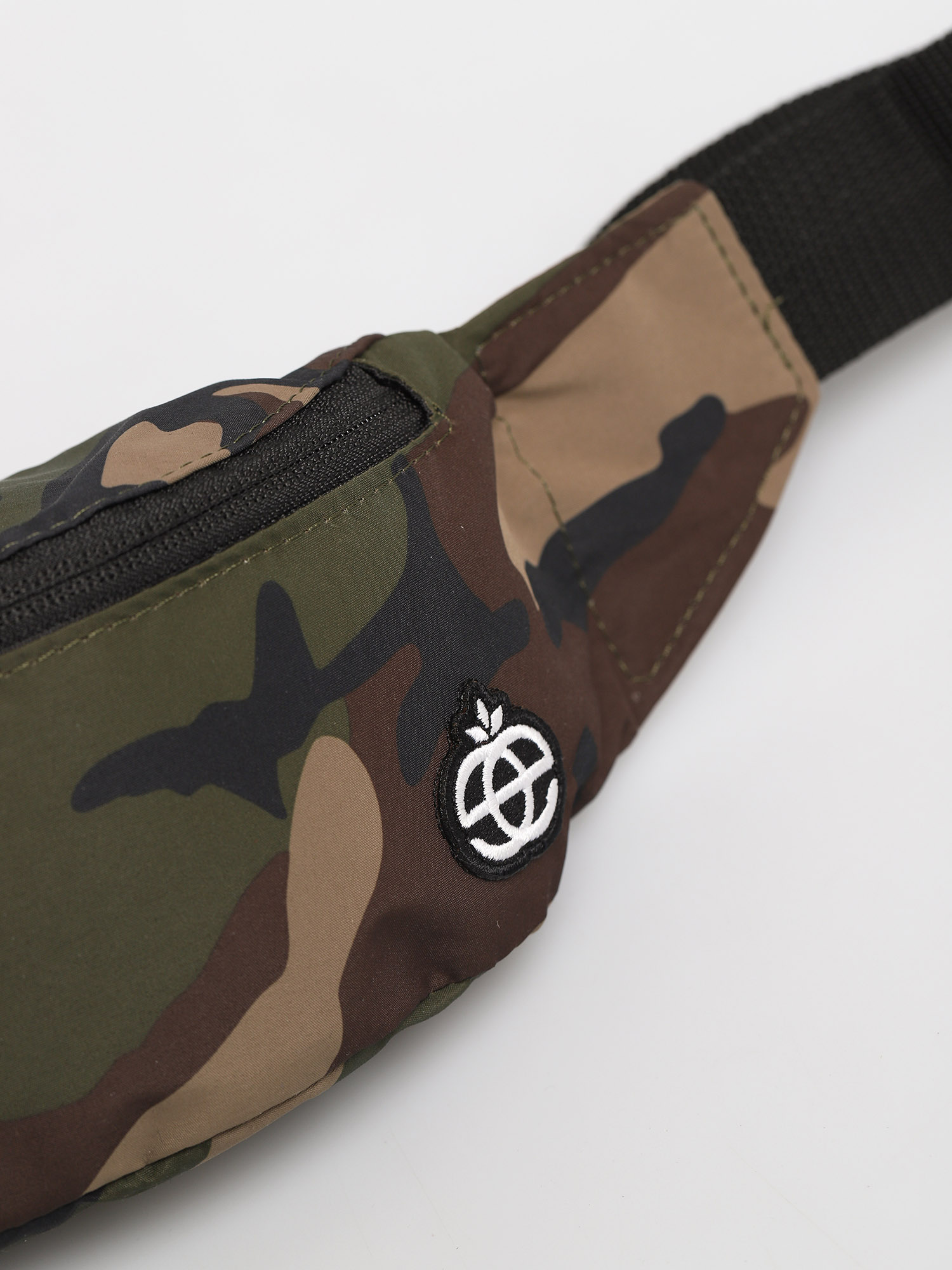 Nerka Elade Icon Logo (camo)