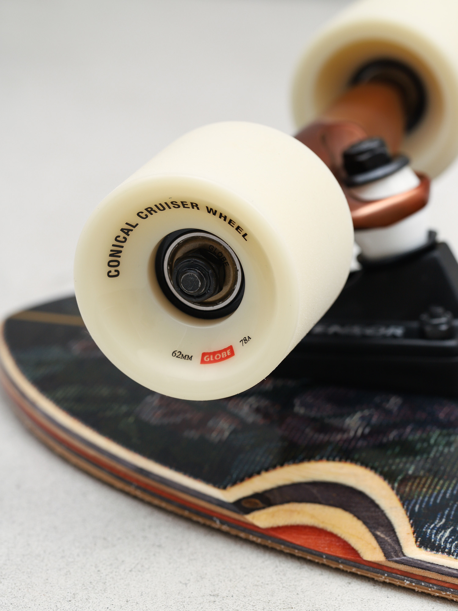 Longboard Globe Blazer XL (bamboo/floral couch)