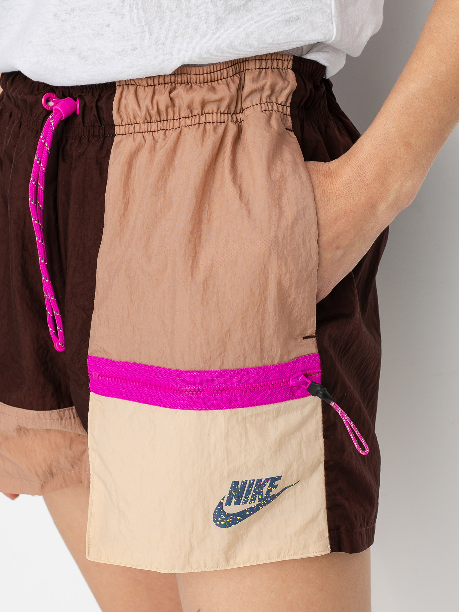 Szorty Nike Sportswear Wmn (earth/desert dust/shimmer)