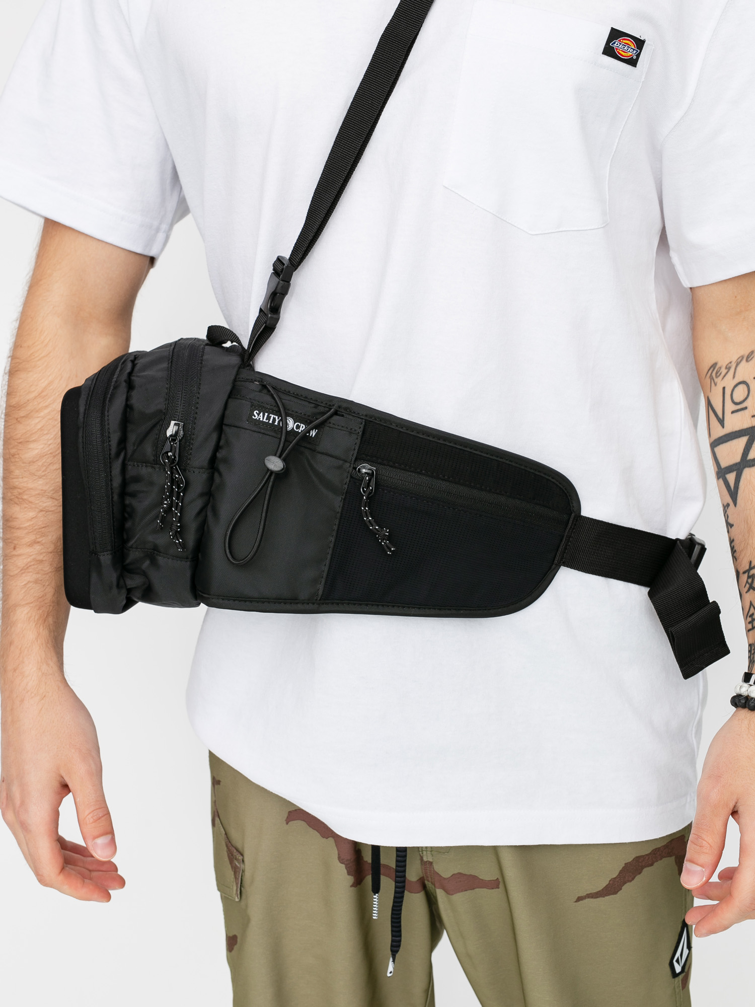 Nerka Salty Crew Rocks N Docks Hip Pack (black)