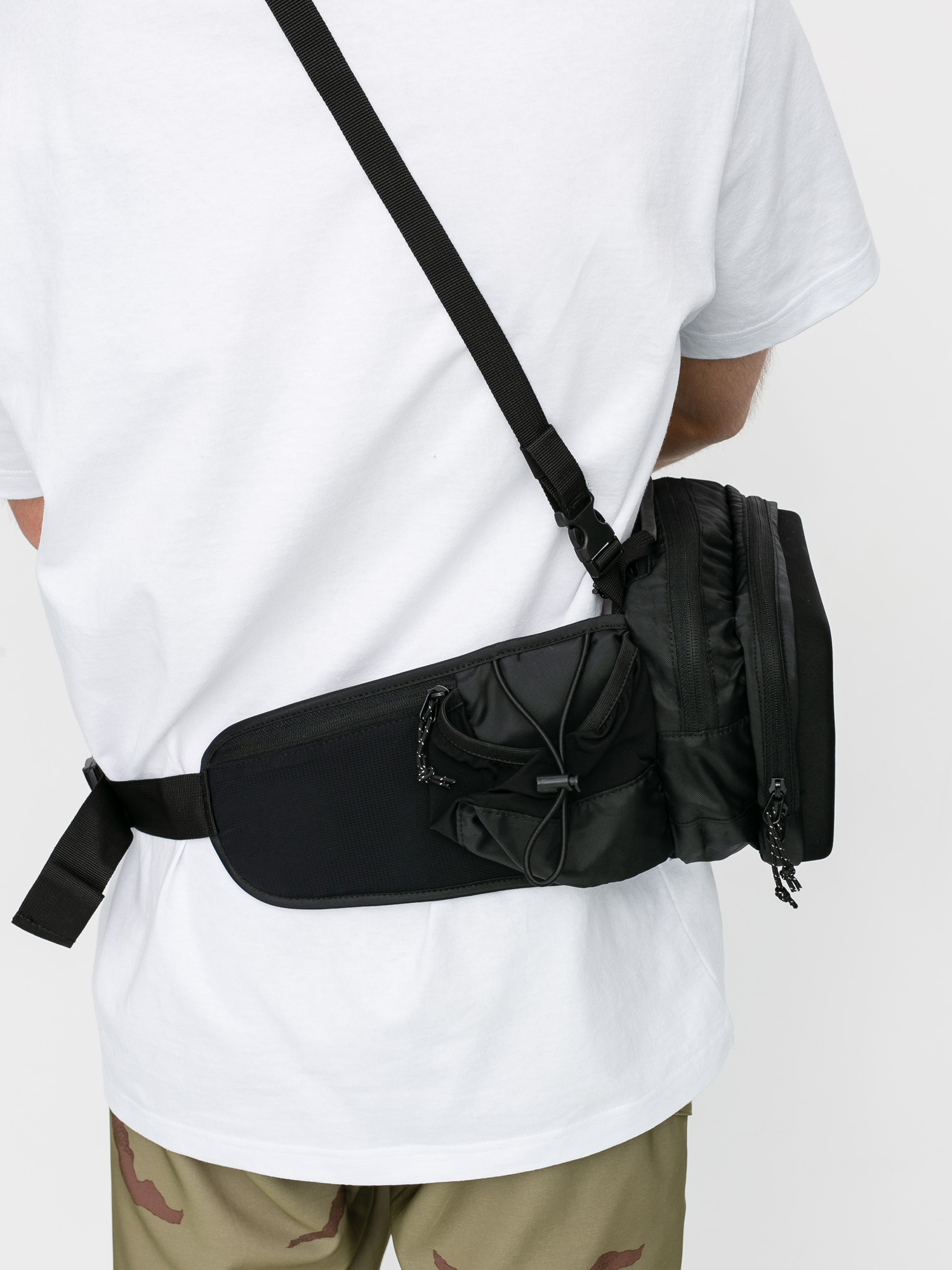 Nerka Salty Crew Rocks N Docks Hip Pack (black)