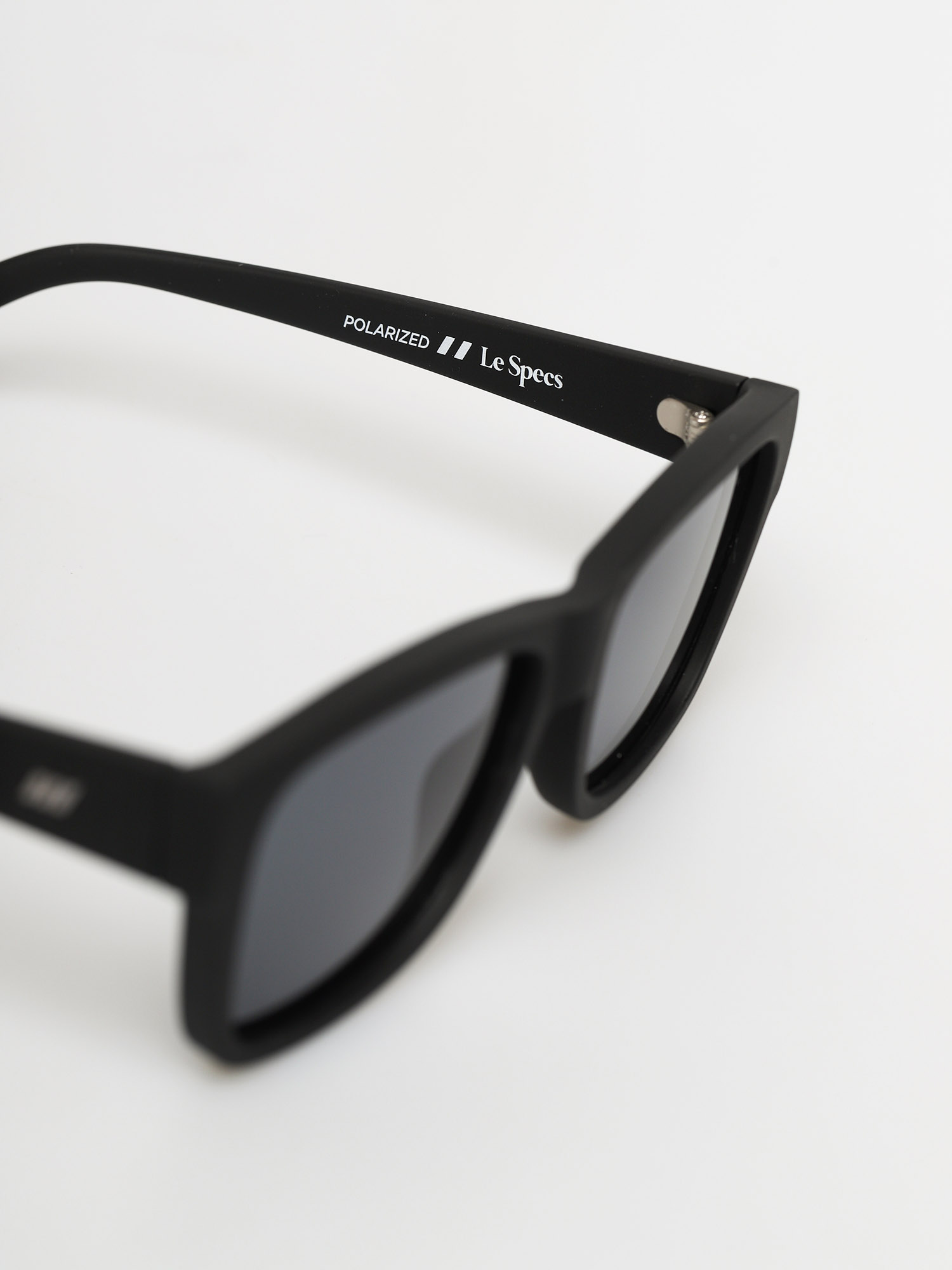 Okulary przeciwsłoneczne Le Specs The Force (black rubber/smoke mono polarizzed)