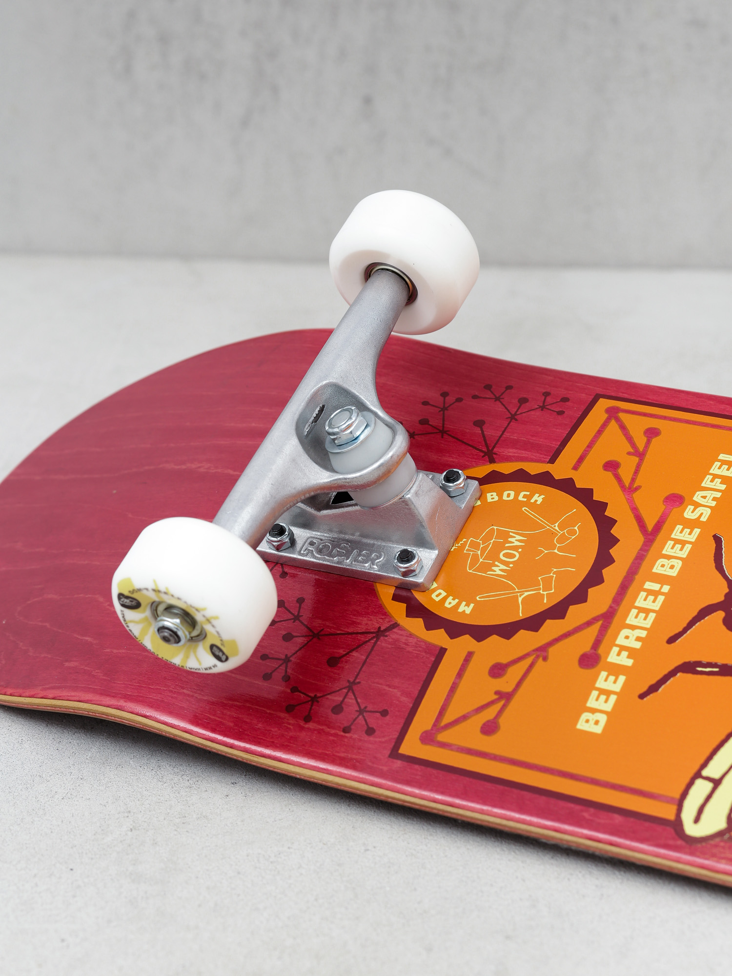Deskorolka Mob Skateboards Bee (red)