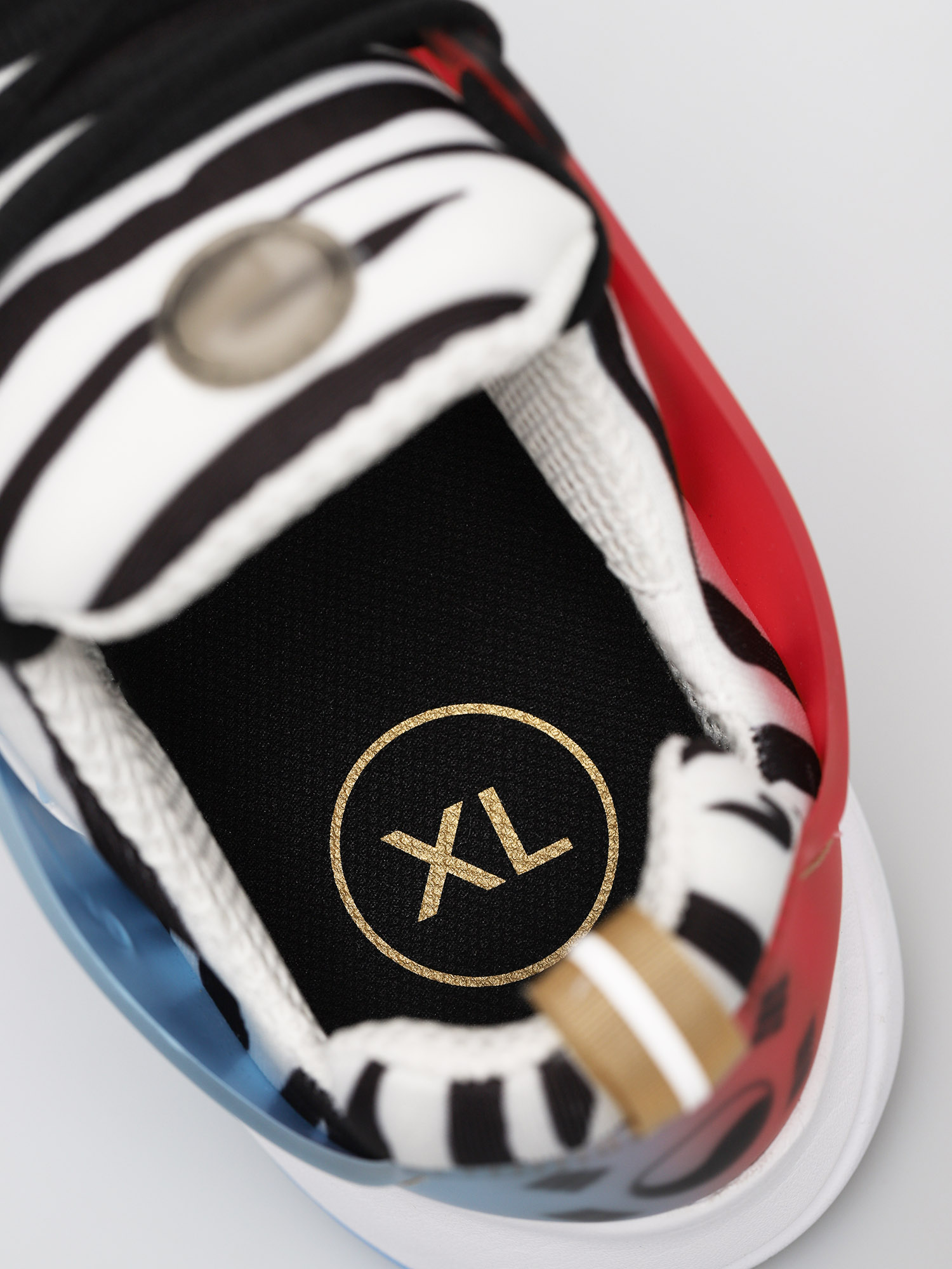 Buty Nike Air Presto (white/metallic gold black red orbit)