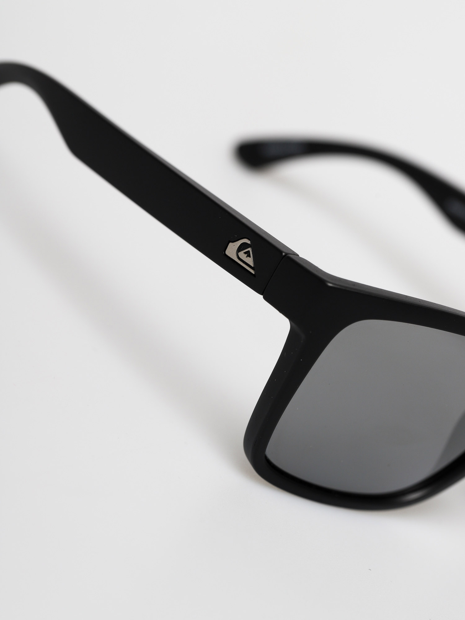 Okulary przeciwsłoneczne Quiksilver Charger (matte black/flash si)