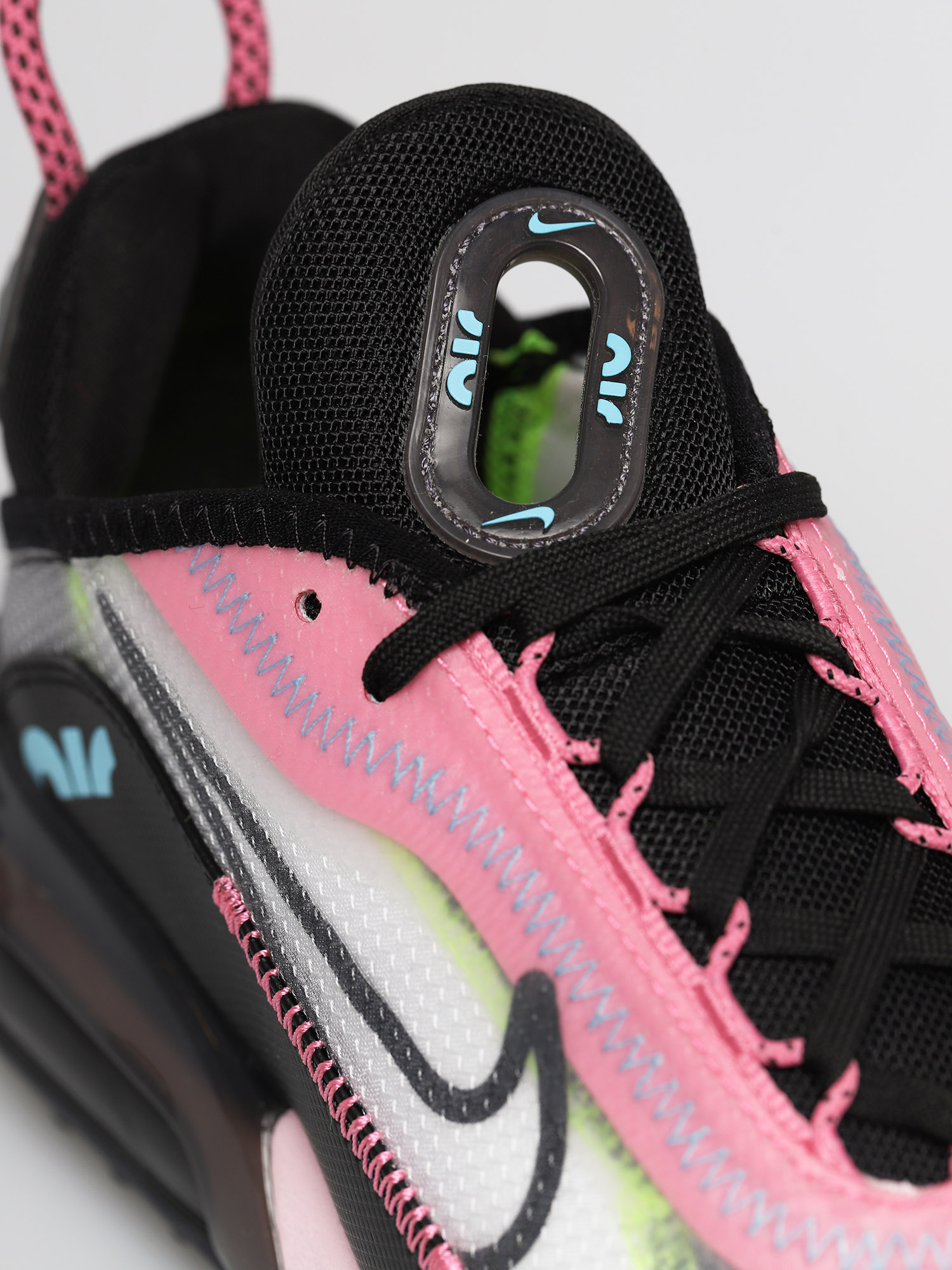 Buty Nike Air Max 2090 Wmn (white/black pink foam  lotus pink)