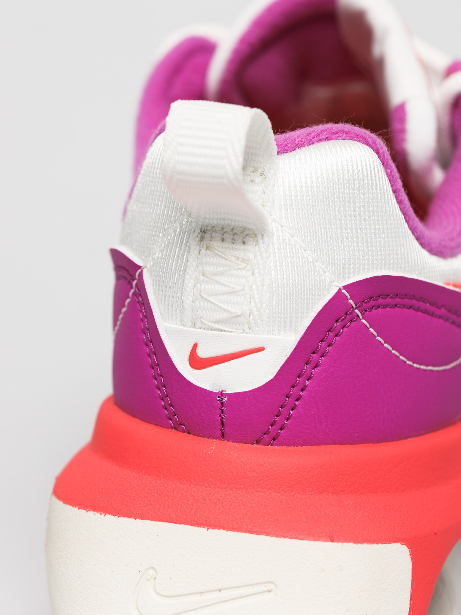 Buty Nike Air Max Verona Wmn (summit white/laser crimson sail magenta)