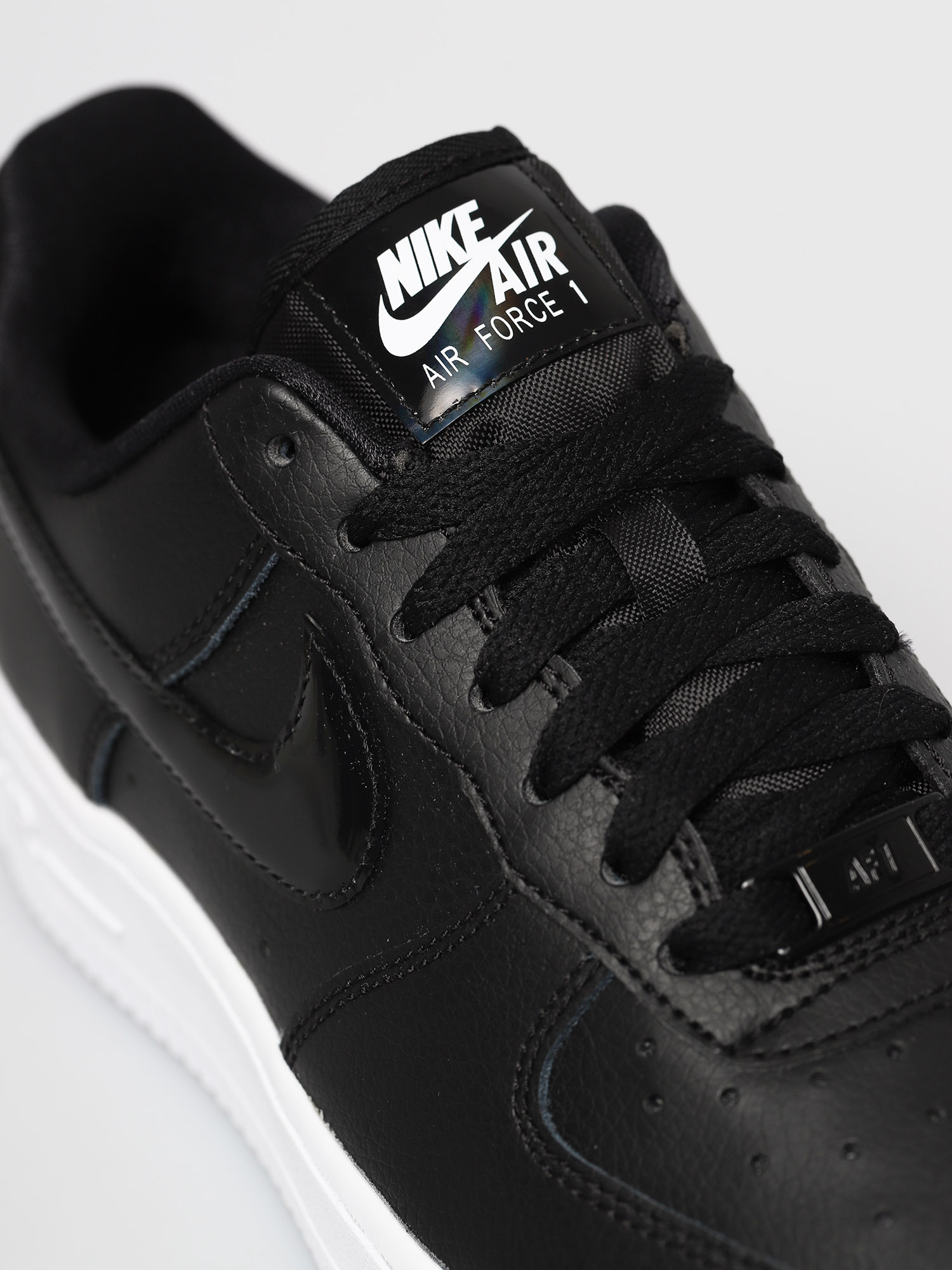 Buty Nike Air Force 1 07 Essential Wmn (black/black white)