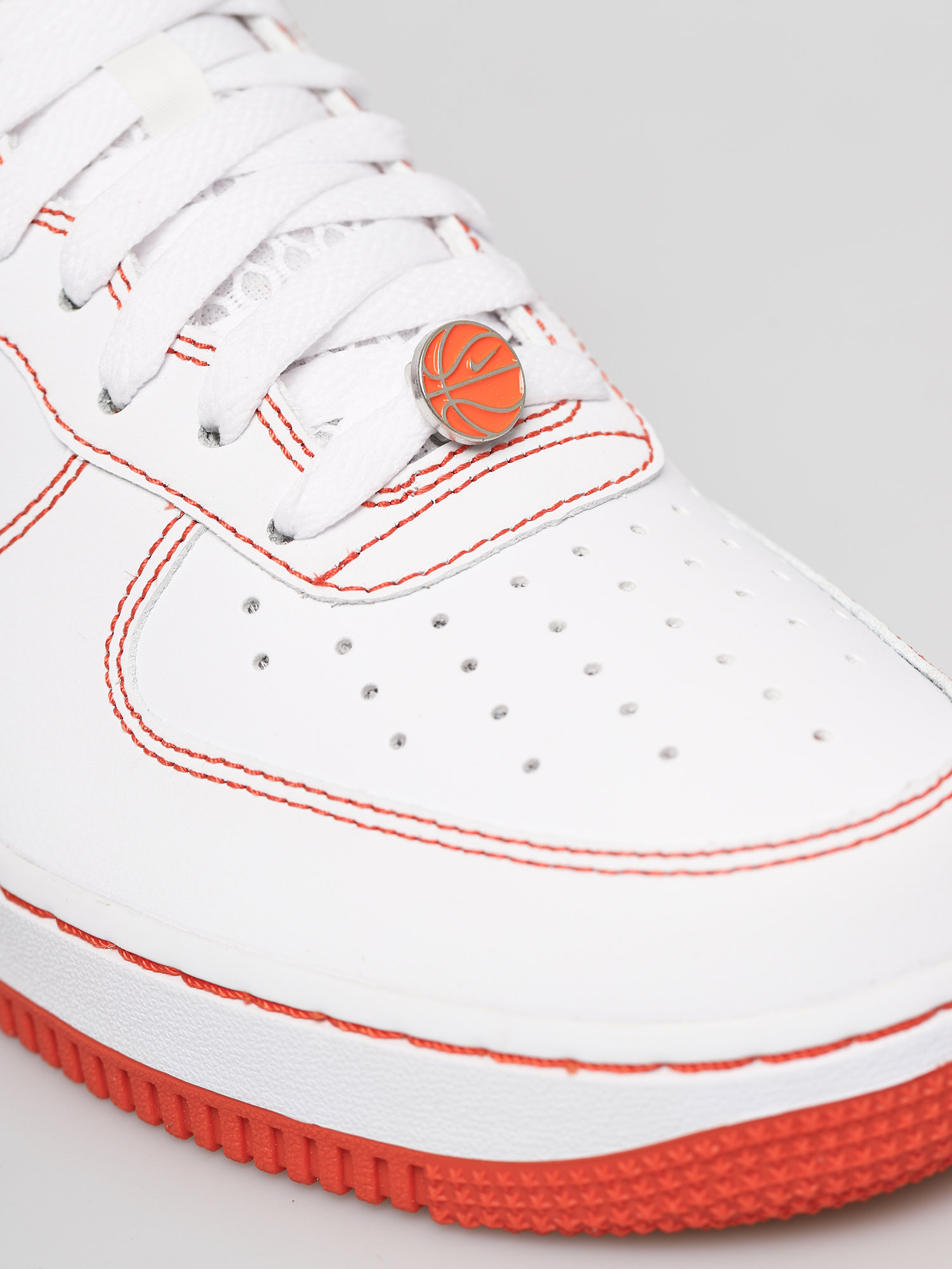 Buty Nike Air Force 1 07 Lv8 (white/team orange black)