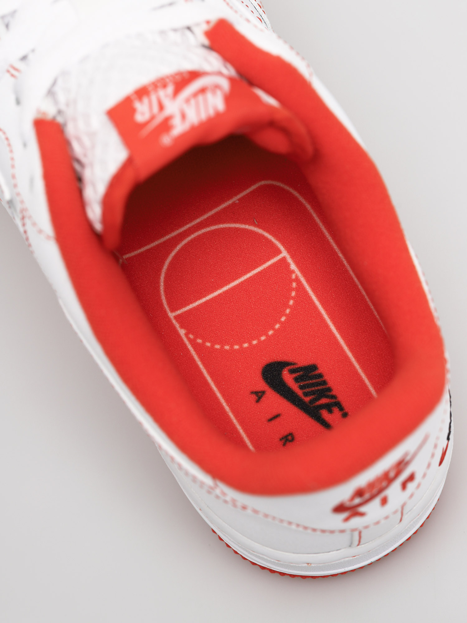 Buty Nike Air Force 1 07 Lv8 (white/team orange black)