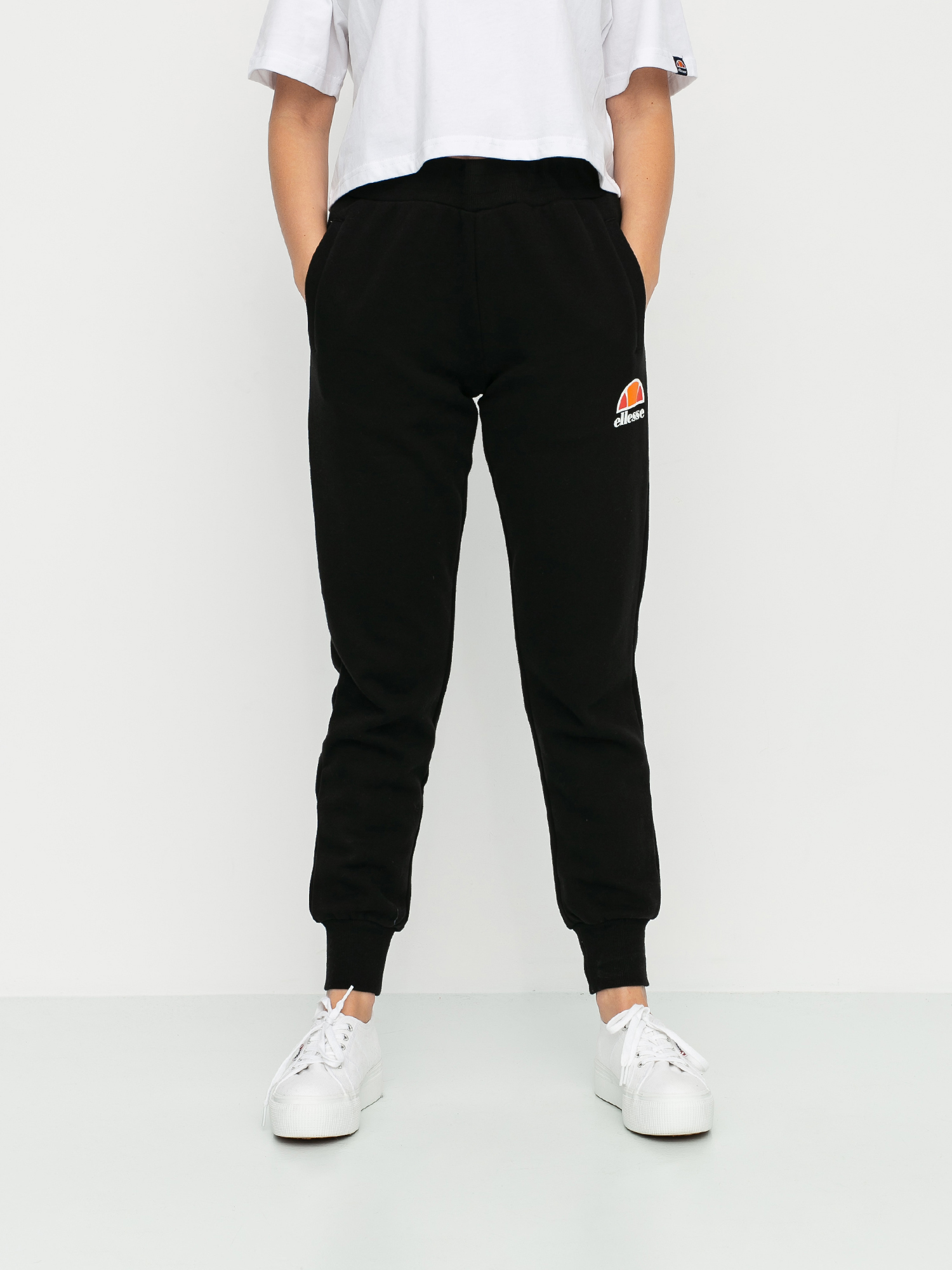 Spodnie Ellesse Queenstown Wmn (black)