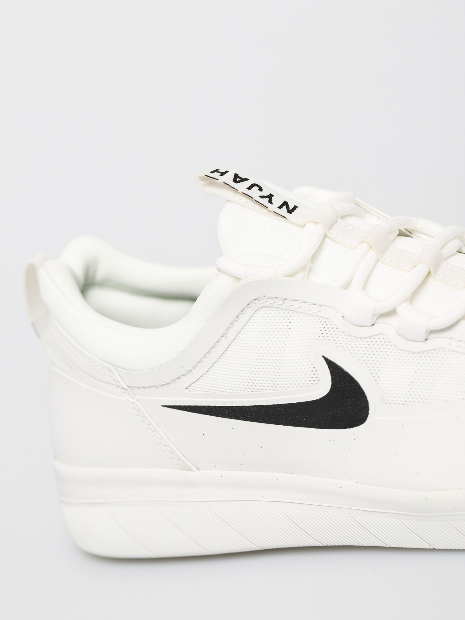 Buty Nike SB Nyjah Free 2 0 (summit white/black summit white)