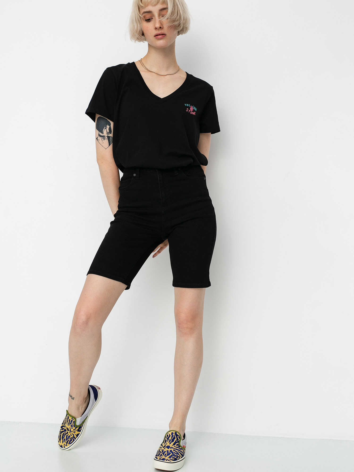 T-shirt Volcom Ozzy Alien Vneck Wmn (black)