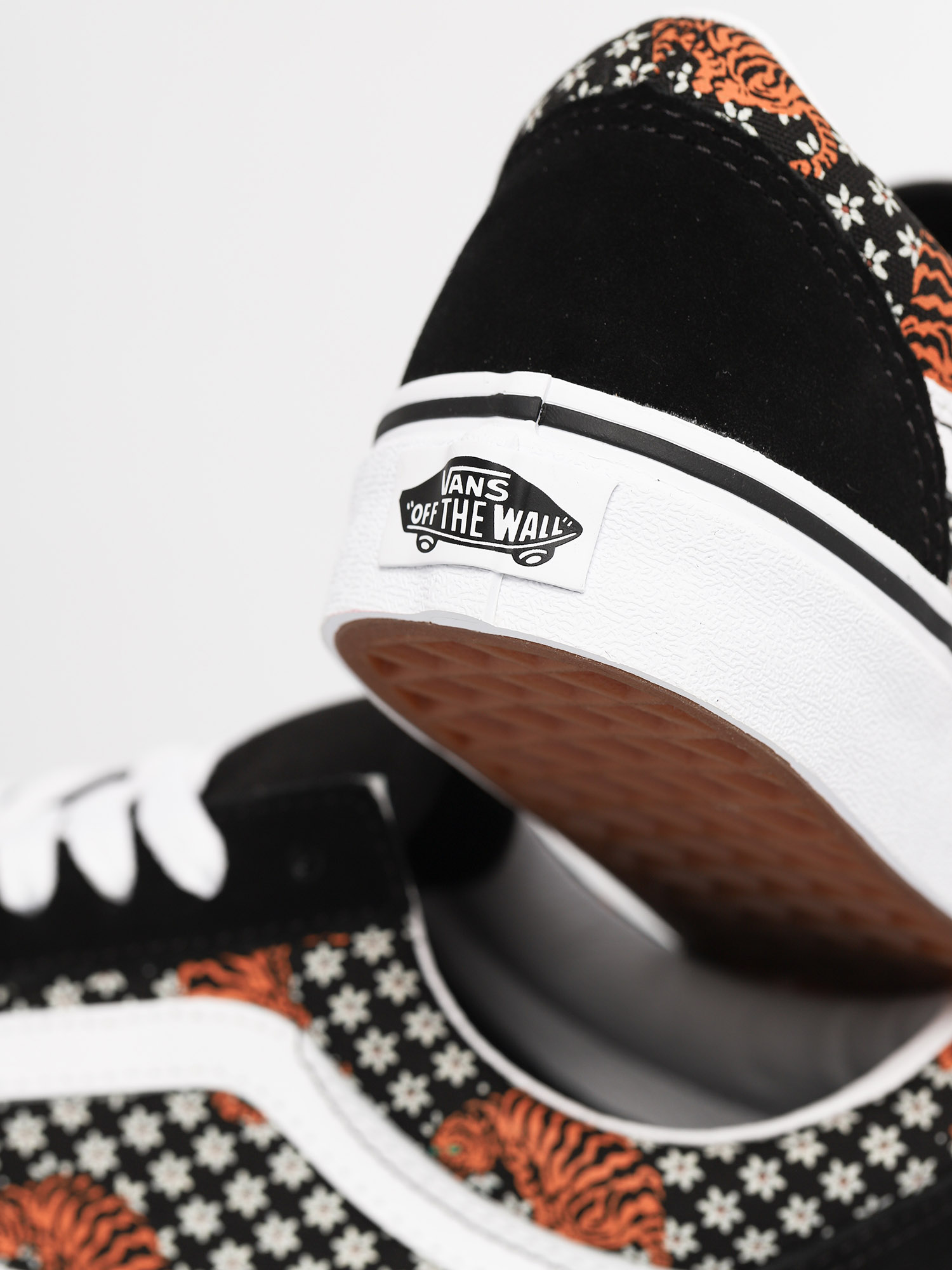 vans old skool tigers eye true white