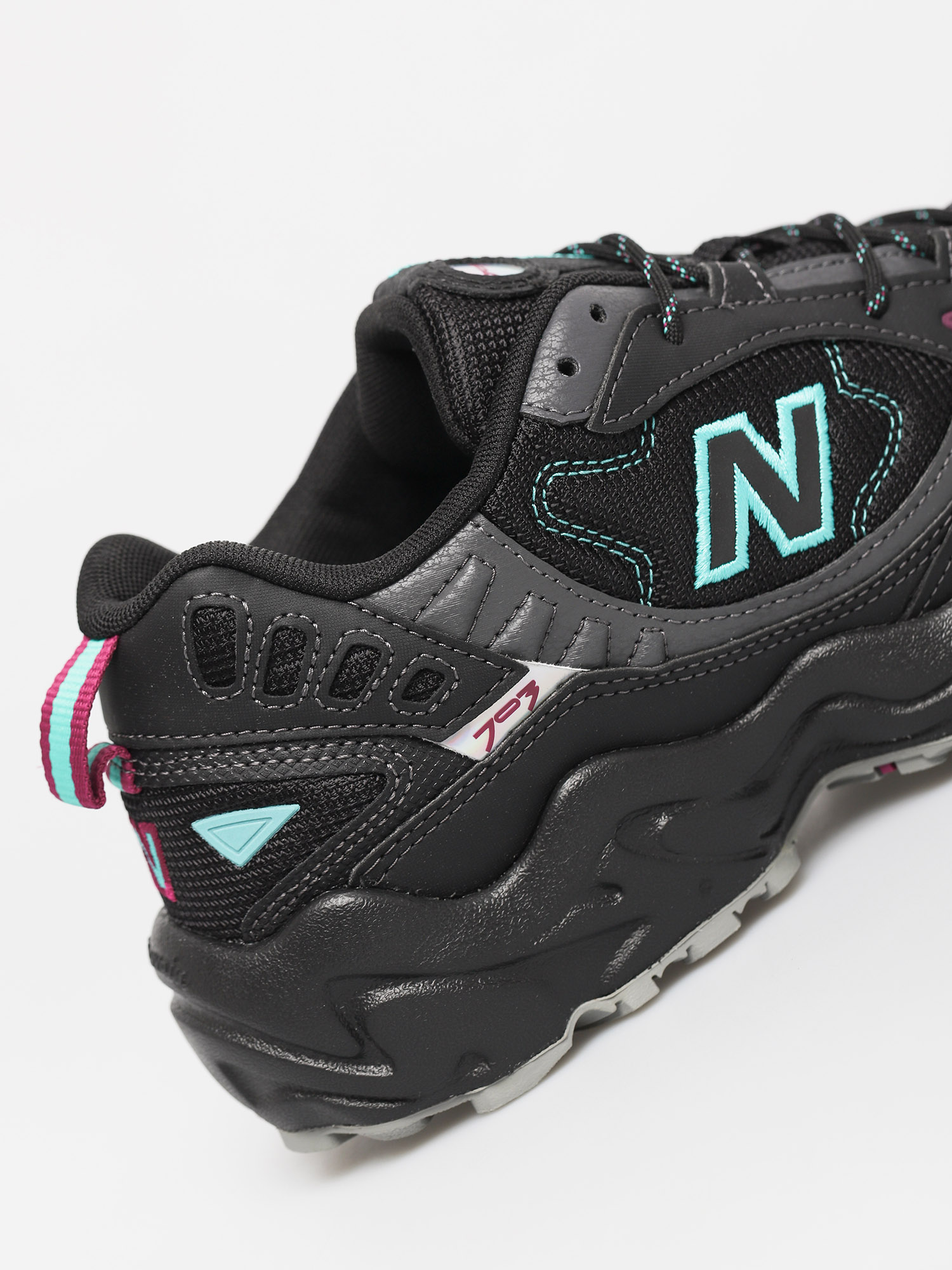 Buty New Balance 703 (black)