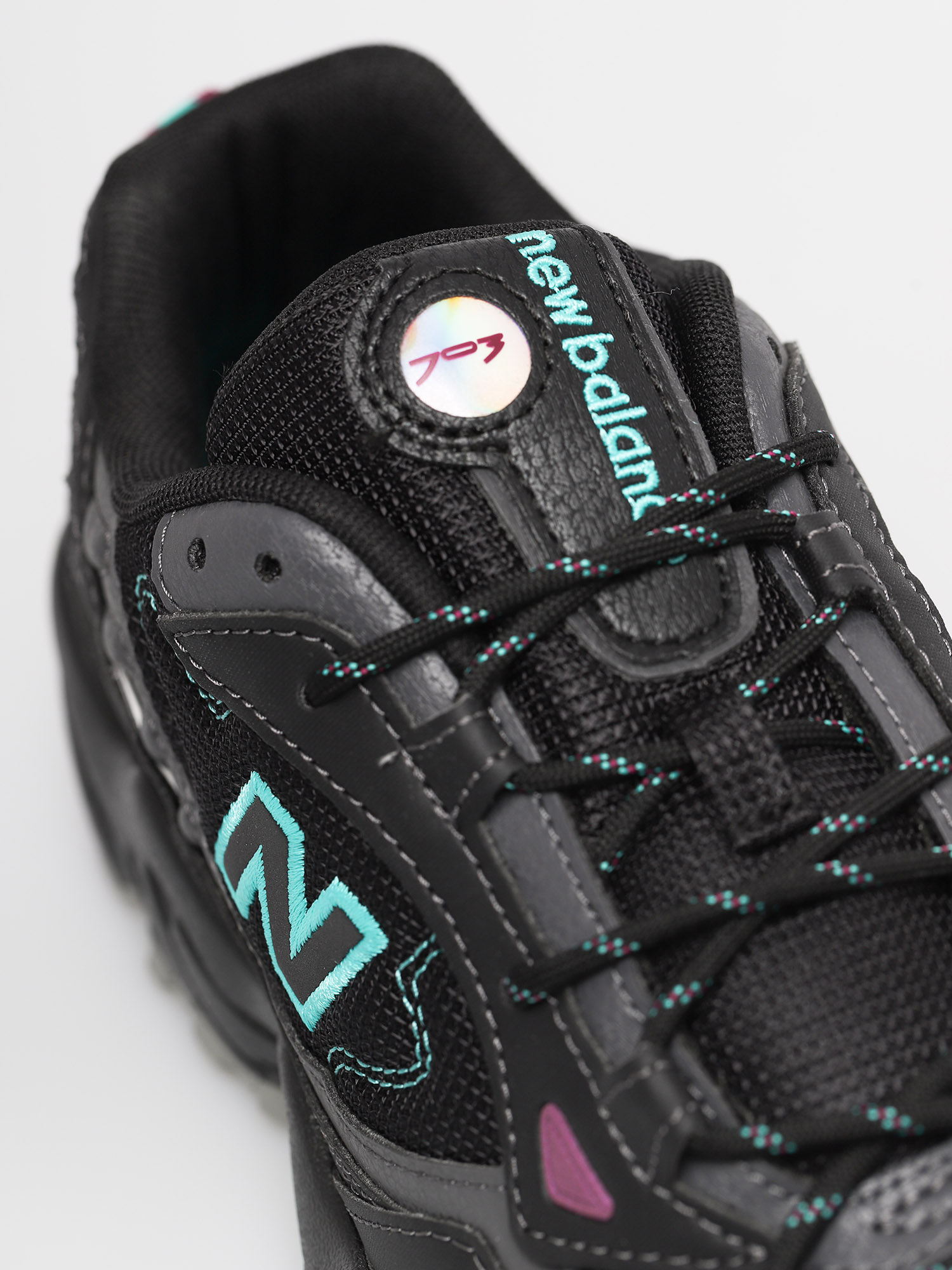 Buty New Balance 703 (black)