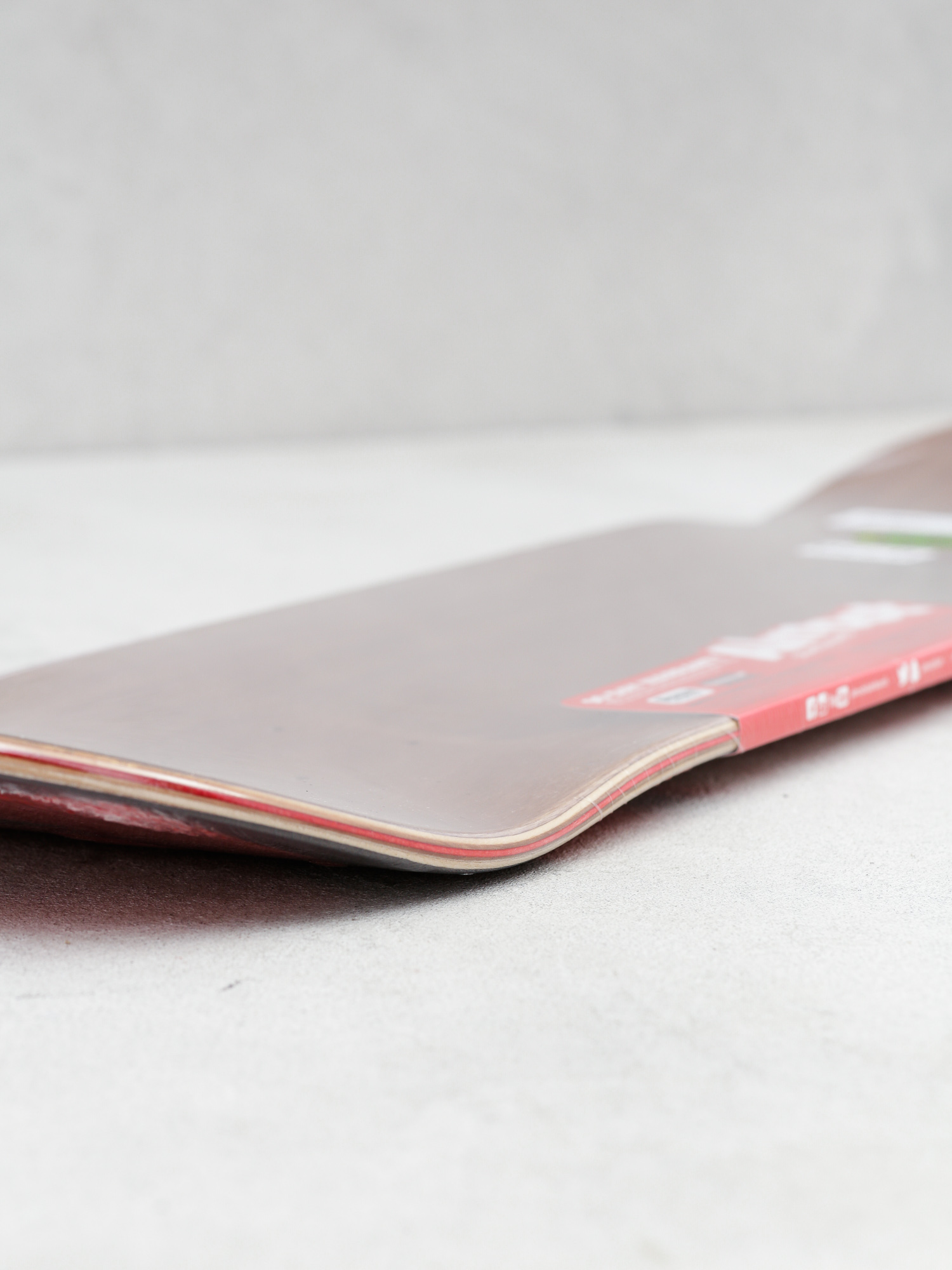 Deck Almost Color Logo (black/red)
