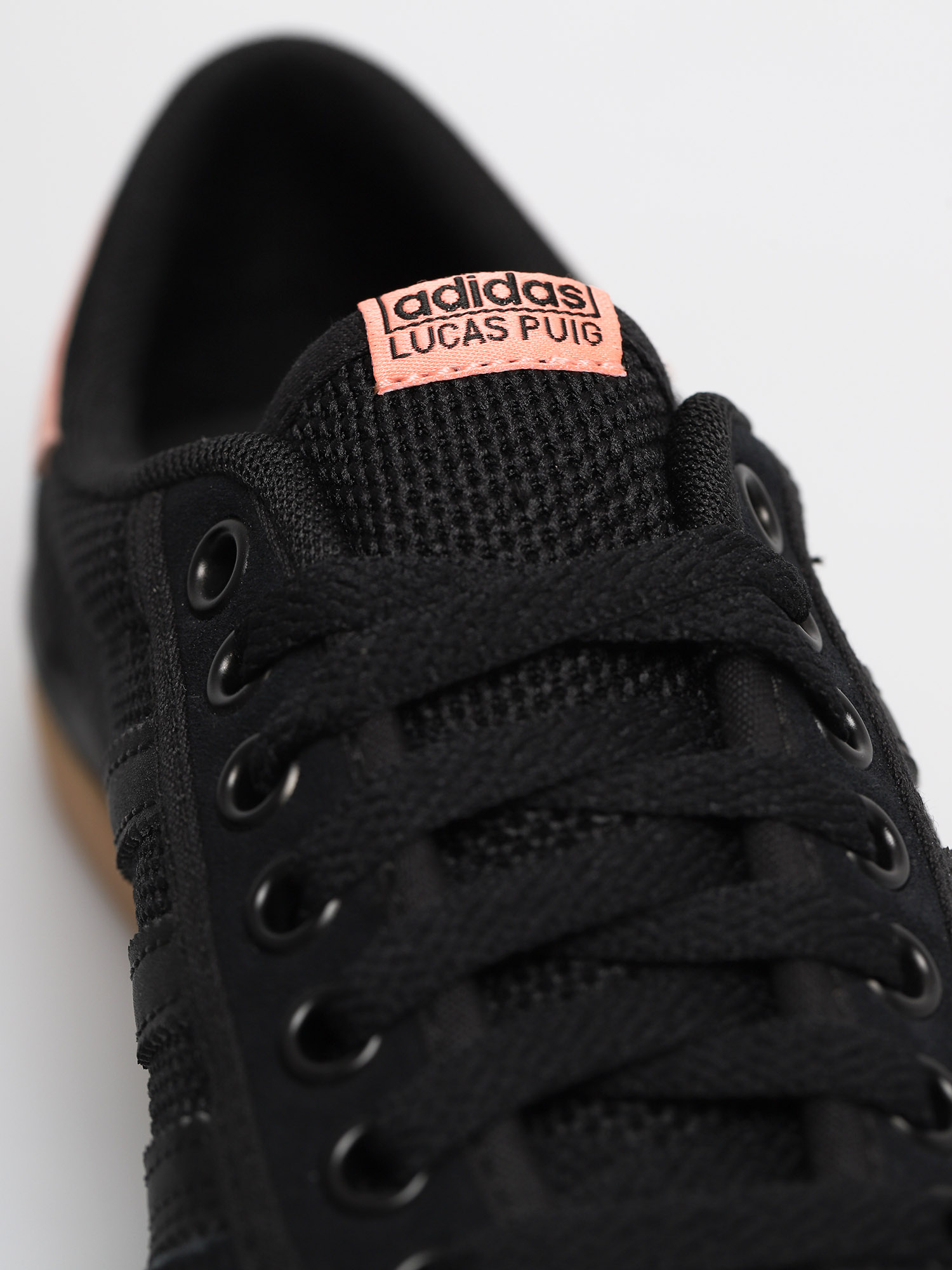 Buty adidas Lucas Premiere (cblack/sunglo/gum3)