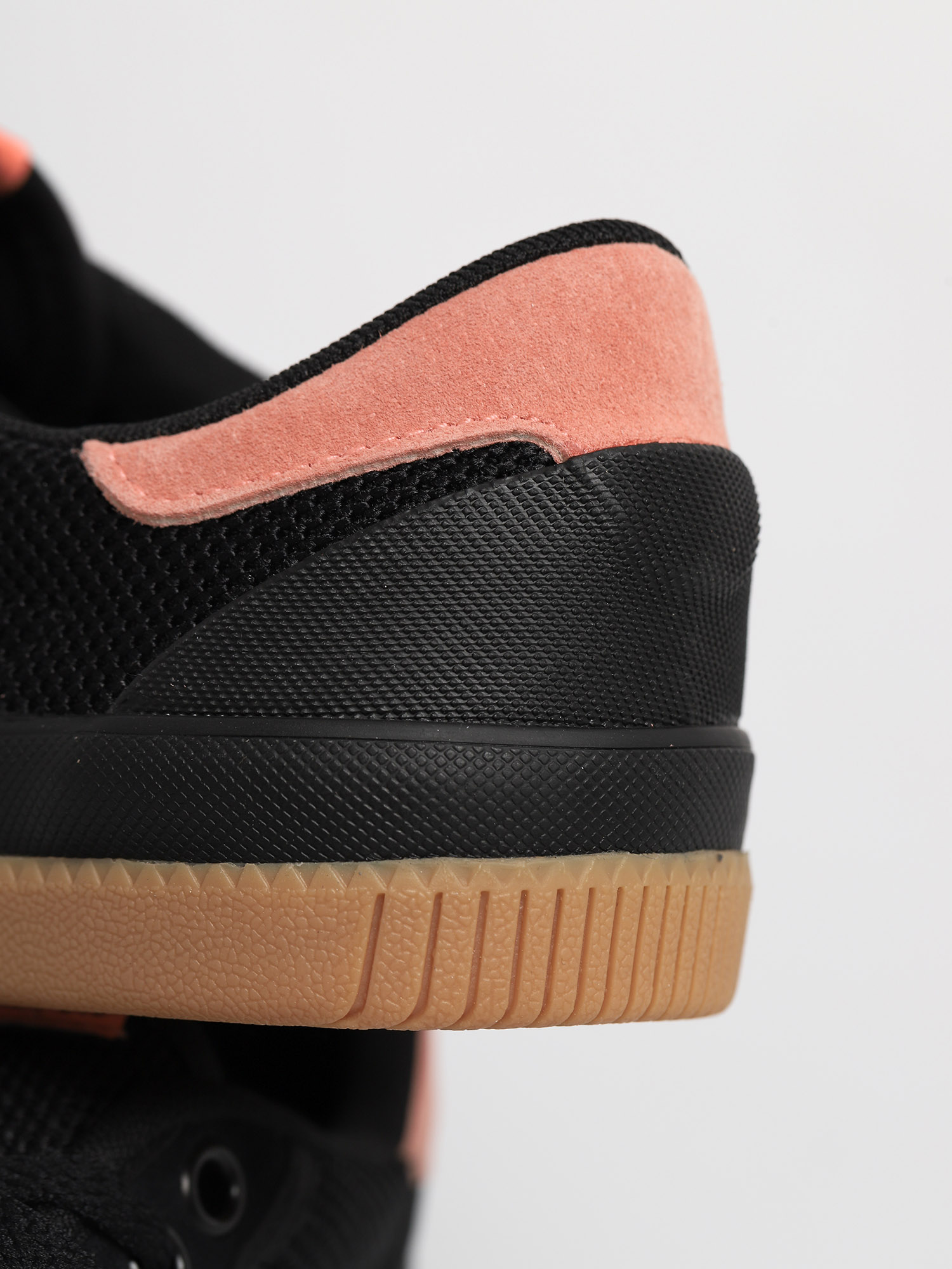 Buty adidas Lucas Premiere (cblack/sunglo/gum3)