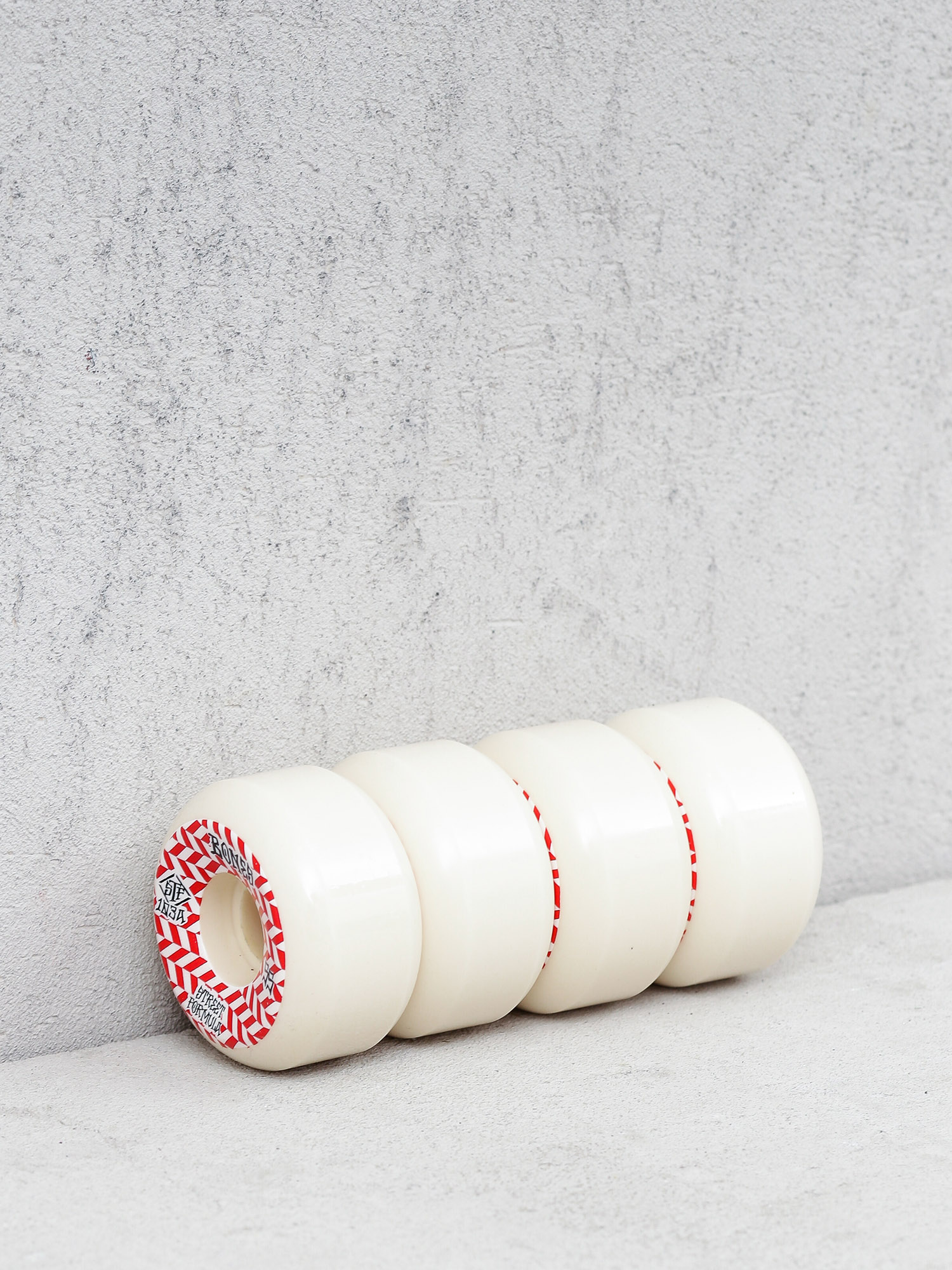 Kółka Bones Patterns Sidecut Streettech Formula V5 (white/red)
