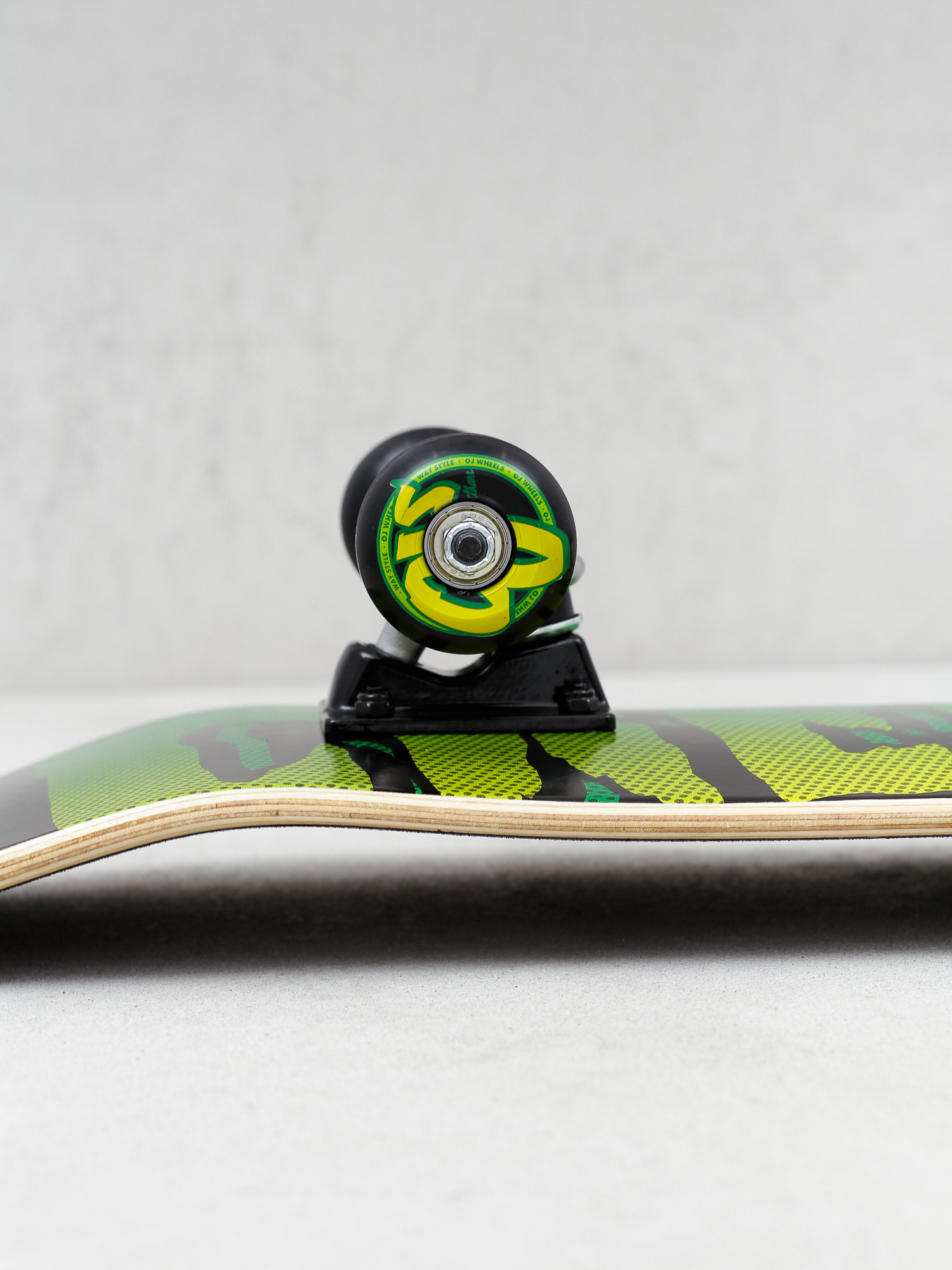 Deskorolka Creature Logo Tone (black/green/yellow)