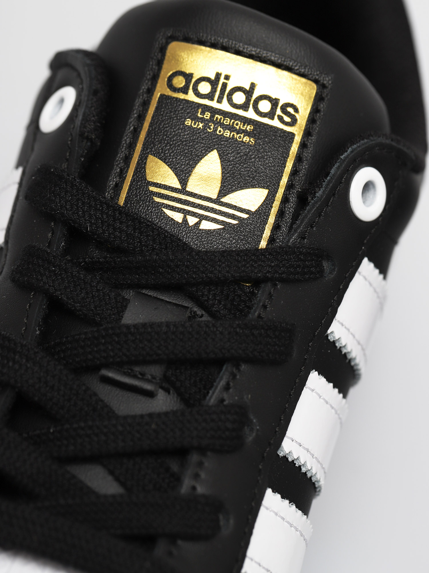 Buty adidas Originals Superstar Bold Wmn (cblack/ftwwht/goldmt)