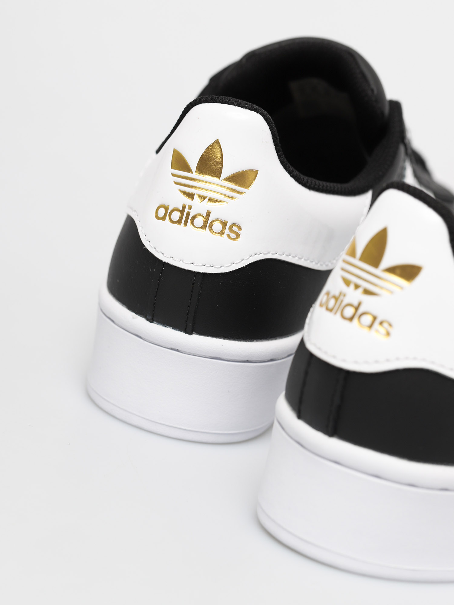 Buty adidas Originals Superstar Bold Wmn (cblack/ftwwht/goldmt)