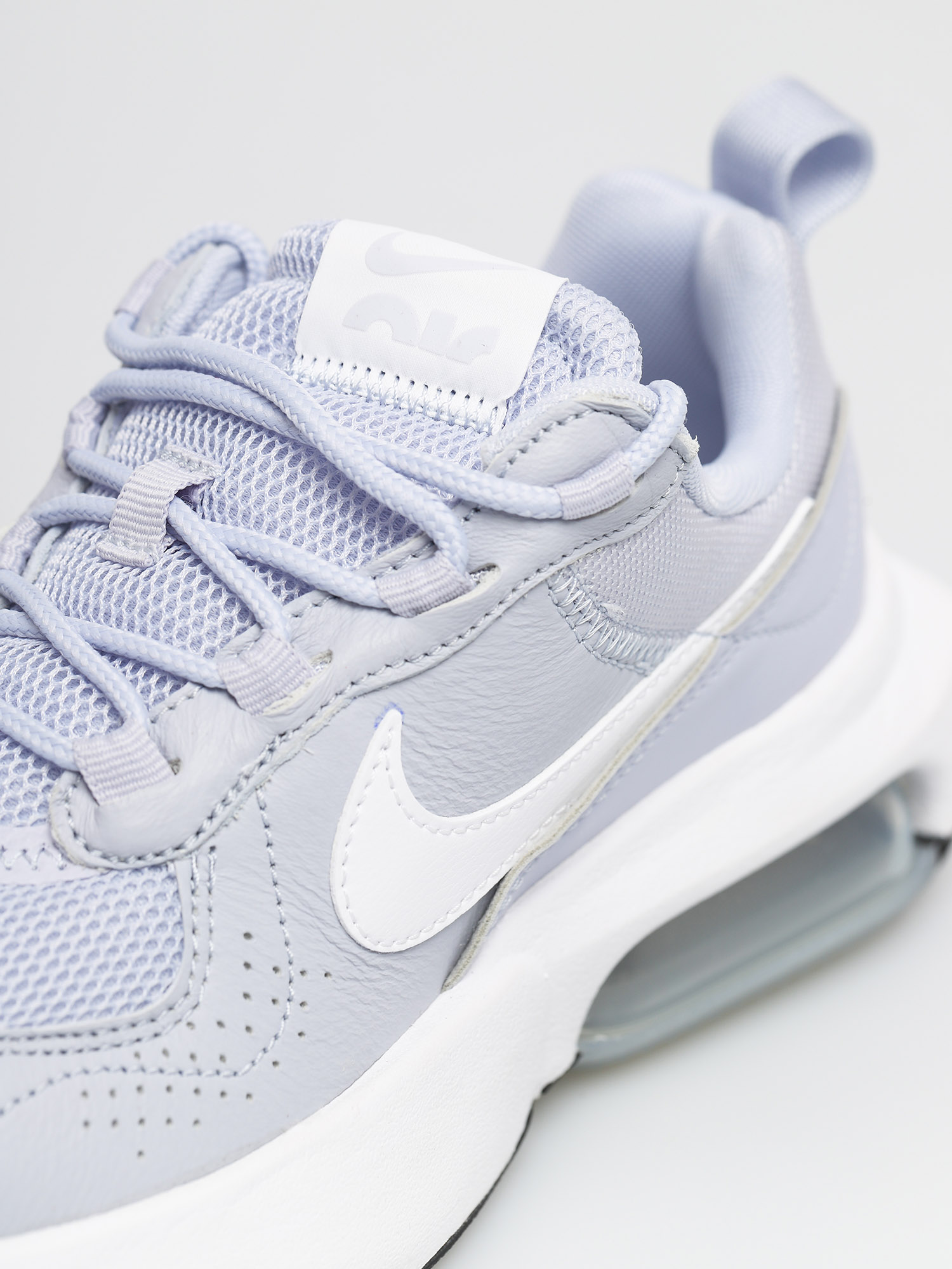 Buty Nike Air Max Verona Wmn (ghost/white metallic silver black)