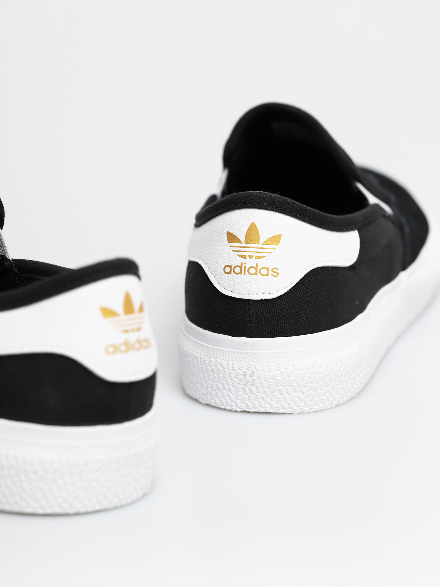 Buty adidas 3Mc Slip (cblack/ftwwht/goldmt)