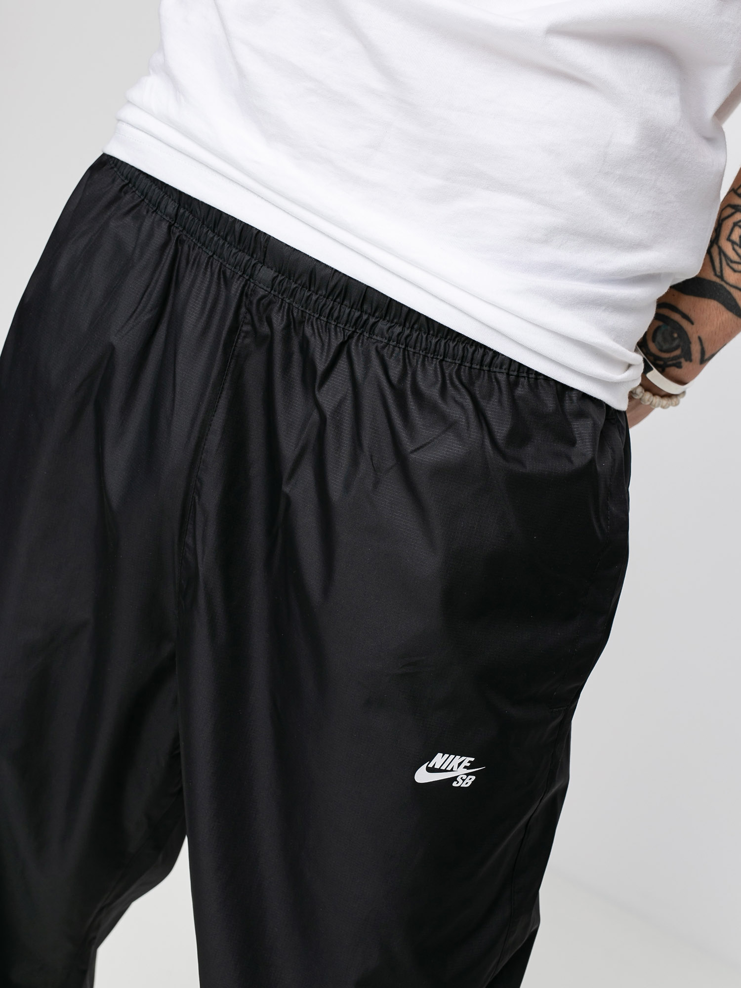 Spodnie Nike SB Hbr Track Pant (black/off noir/vast grey)