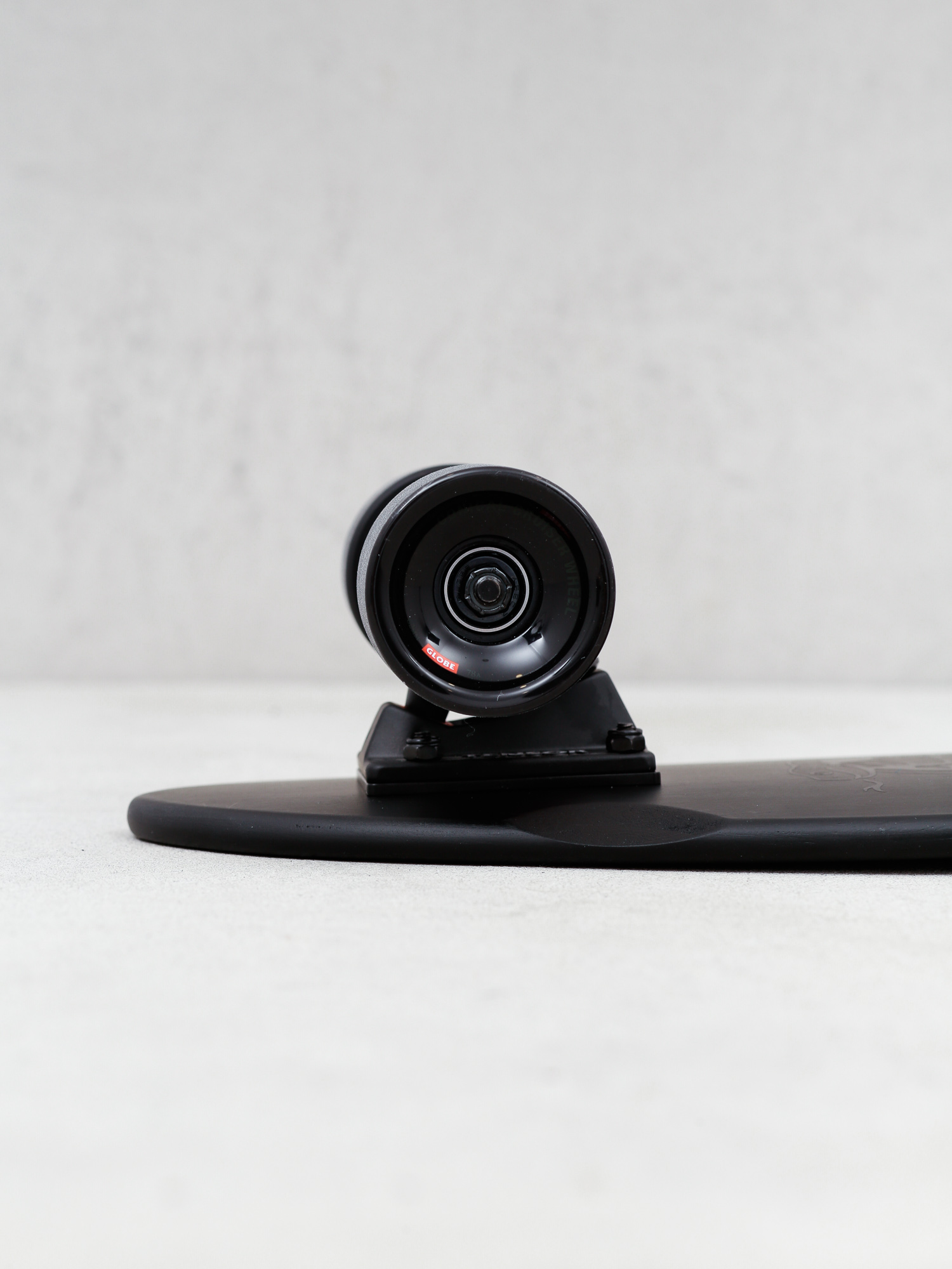 Deskorolka cruiser Globe Blazer (black the f out)