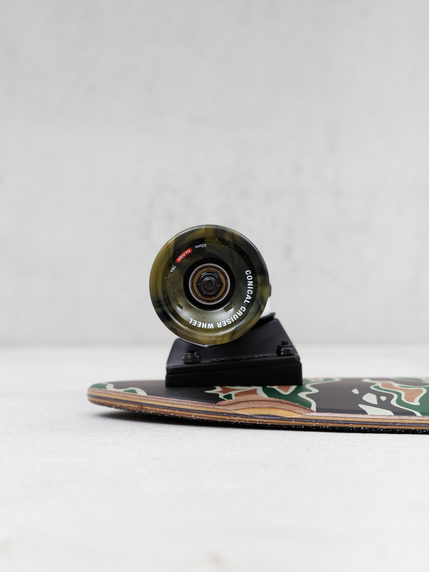 Deskorolka cruiser Globe Chromantic (tiger camo)
