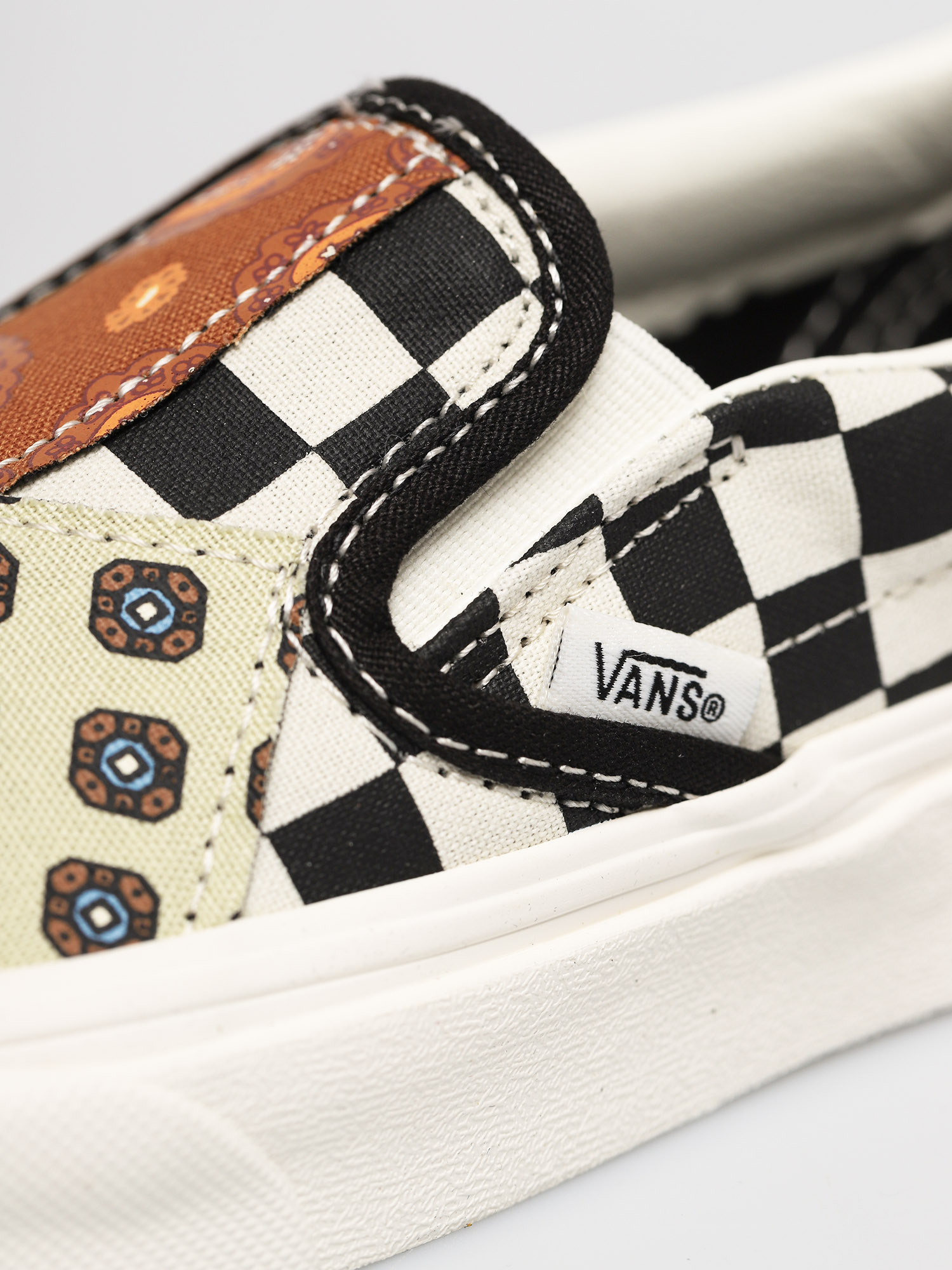 Buty Vans Classic Slip On (tiger patchwork/blktrwht)