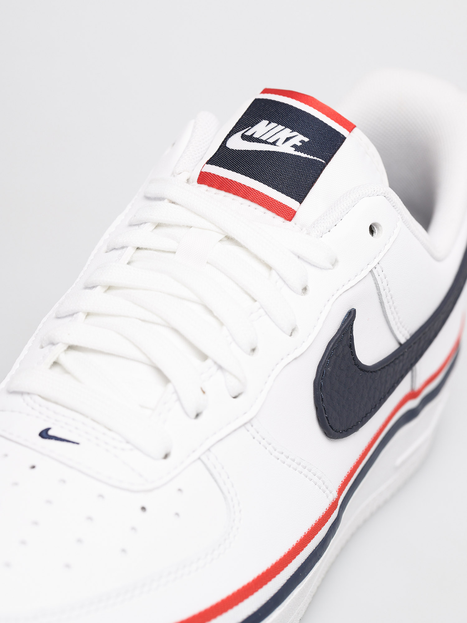 Buty Nike Air Force 1 07 Lv8 (white/obsidian habanero red)