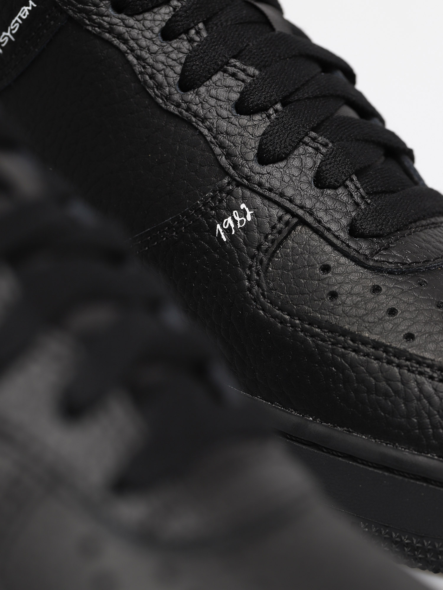 Buty Nike Air Force 1 Lv8 Utility (black/white black)