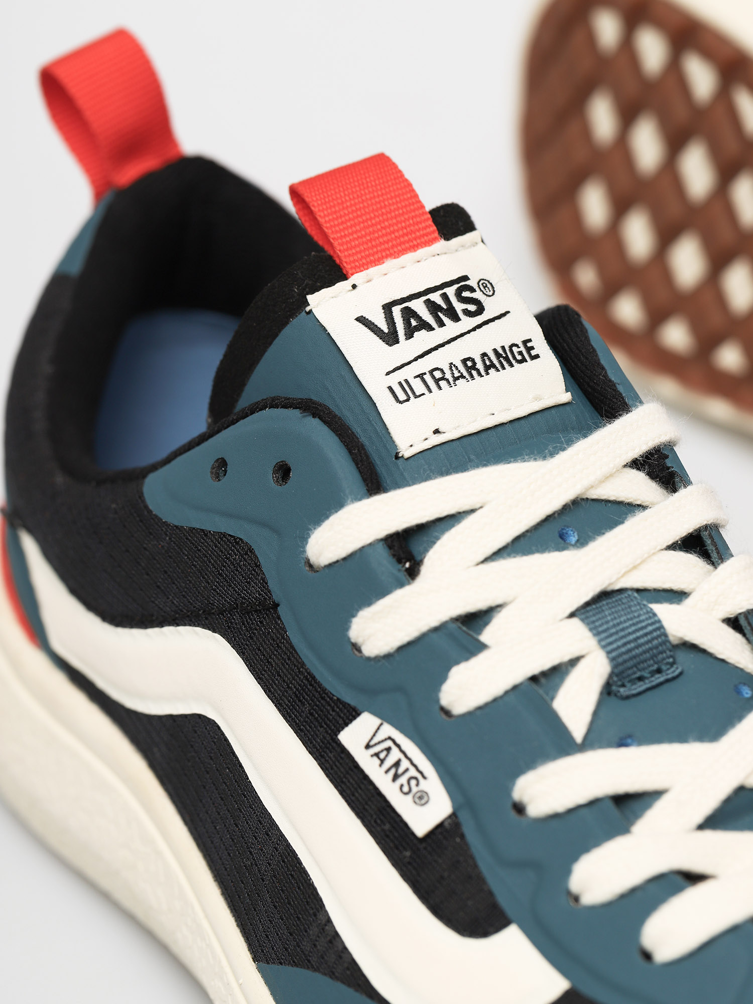 Buty Vans Ultrarange Exo (atlantic deep/antique wht)